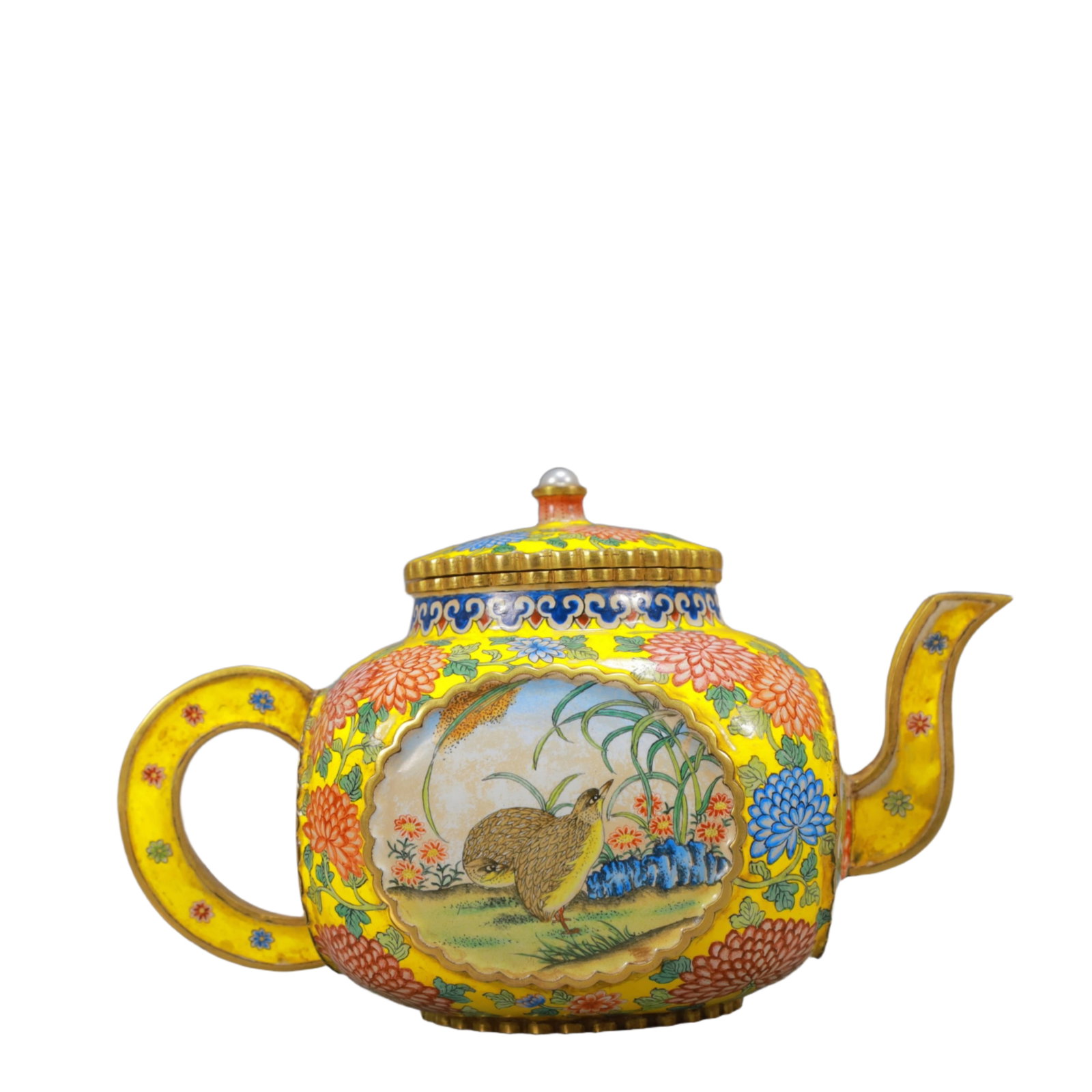 An Exquisite Painted Enamel Flower and Bird Pattern Ewer: An Exquisite Painted Enamel Flower and Bird Pattern Ewer,Qing Dynasty, China,Qianlong Four-character Mark,Size:6.7inx3.9inx3.9in,Weight:500g 画珐琅花鸟纹执
