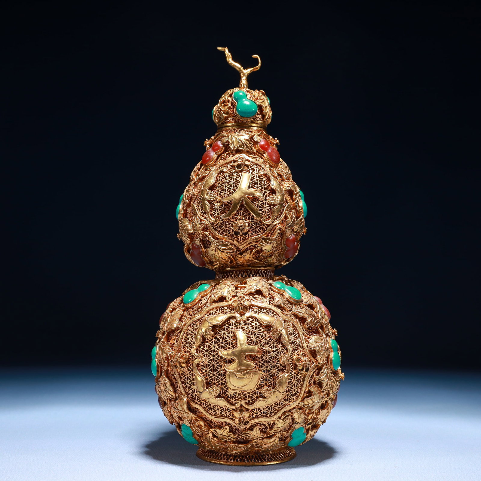 An Exquisite Filigree and Gilding Gourd Pattern Gourd-Shaped Vase,Inlaid Turquoise: An Exquisite Filigree and Gilding Gourd Pattern Gourd-Shaped Vase,Inlaid Turquoise,Qing Dynasty,China,Qianlong Four-character Mark,Size:4.3inx11in,Weight:950g 掐丝鎏金葫&