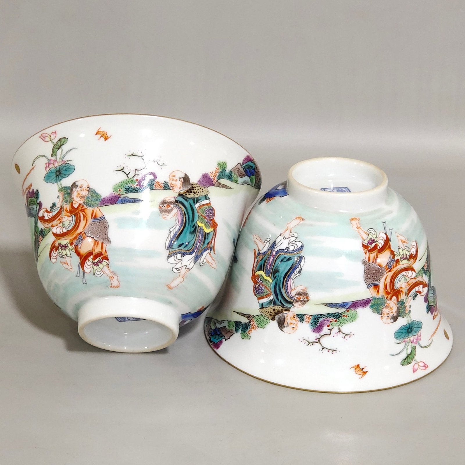 A Pair of Exquisite Famille-Rose Character and Story Pattern Cups: A Pair of Exquisite Famille-Rose Character and Story Pattern Cups,Qing Dynasty,China,Yongzheng Four-character Mark,Size:2.6inx3.9in 一对粉彩人物故事 