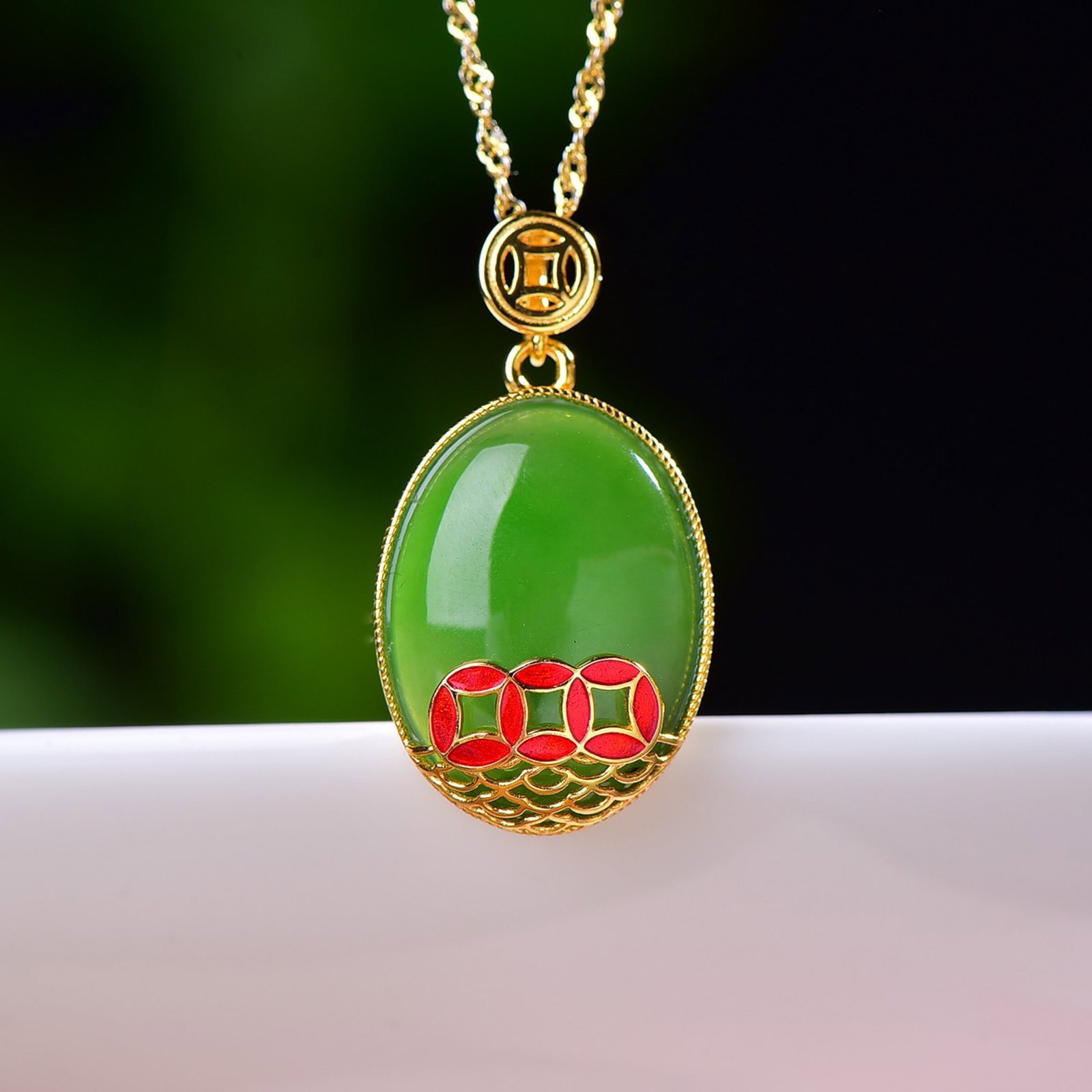 An Exquisite Sterling Silver-Gold Plated Inlaid Jasper Pendant: An Exquisite Sterling Silver-Gold Plated Inlaid Jasper Pendant,Size:15mmx20mm 纯银镀金镶碧玉吊坠