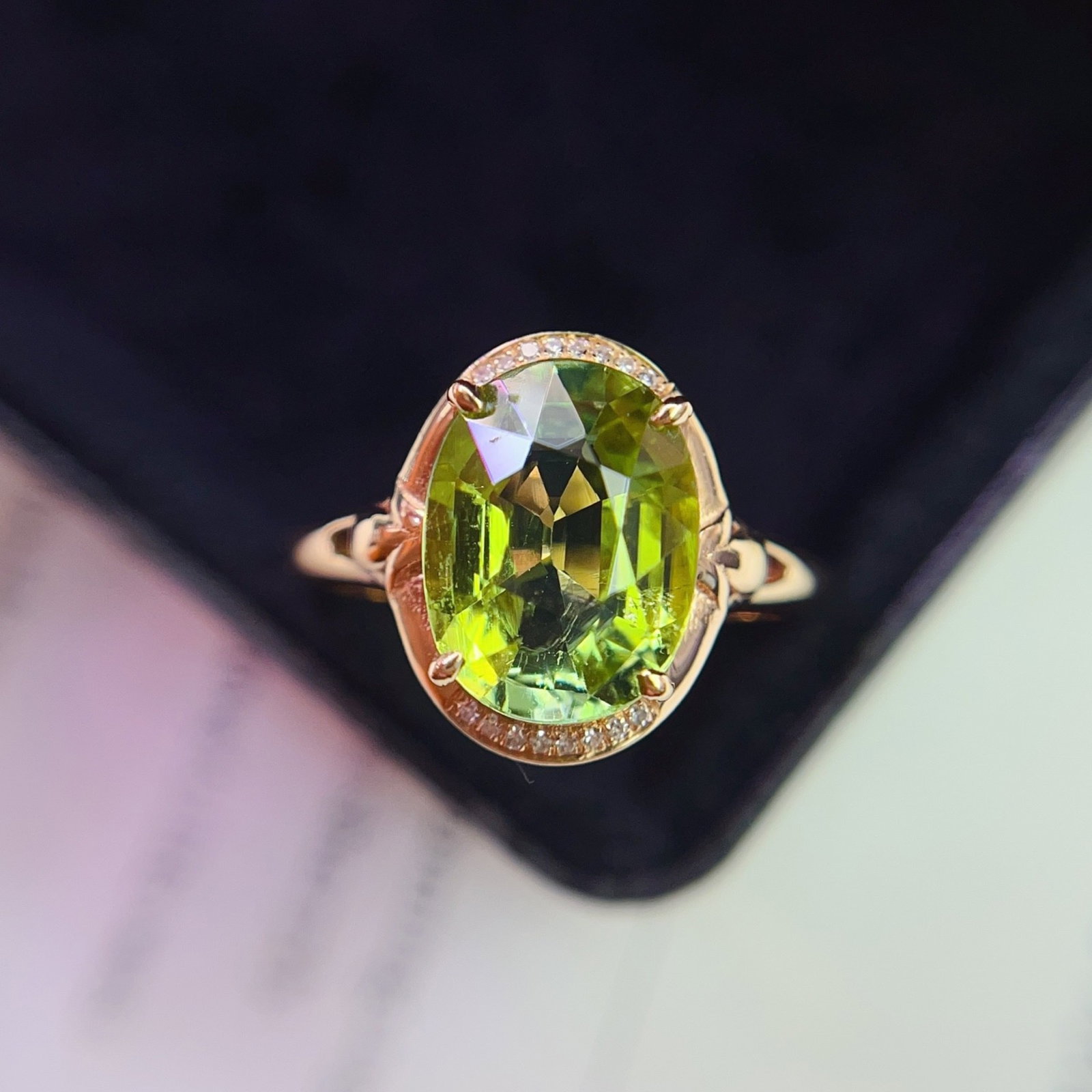 A Exquisite 18k Gold Inlaid 3.15ct Natural Tourmaline Ring,Inlaid Diamond: A Exquisite 18k Gold Inlaid 3.15ct Natural Tourmaline Ring,Inlaid Diamond,Total Weight:3.04g 18k金镶 3.15ct 天然碧玺戒指,嵌钻石