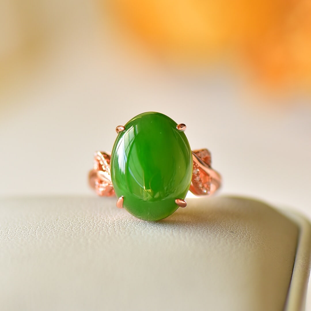 An Exquisite Sterling Silver-Gold Plated Inlaid Jasper Ring,Inlaid Diamond: An Exquisite Sterling Silver-Gold Plated Inlaid Jasper Ring,Inlaid Diamond,Size:12mmx16mm 纯银镀金镶碧玉戒指,