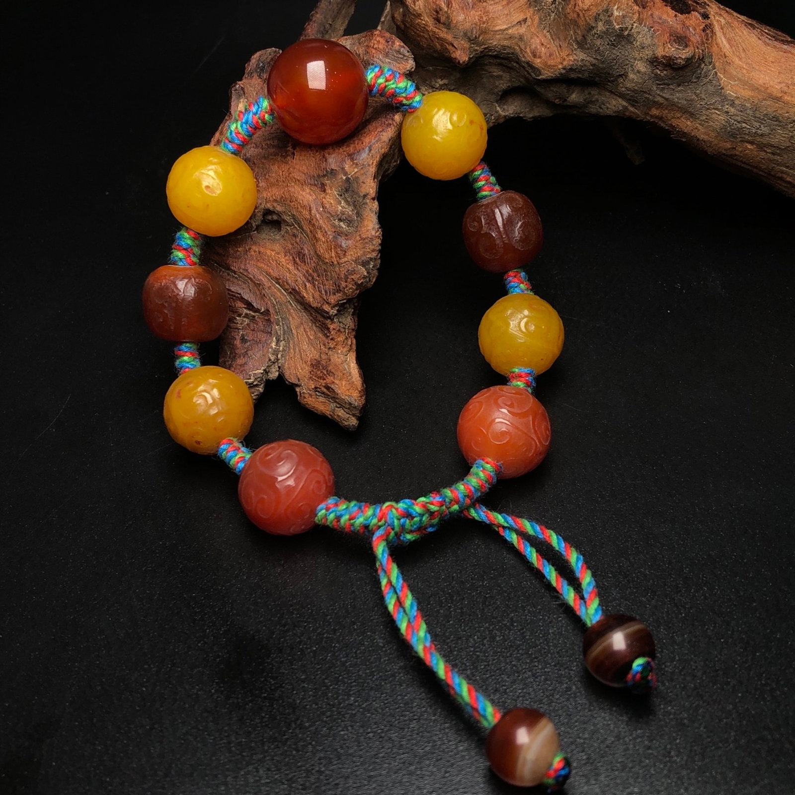 An Exquisite Agate Bracelet - 2