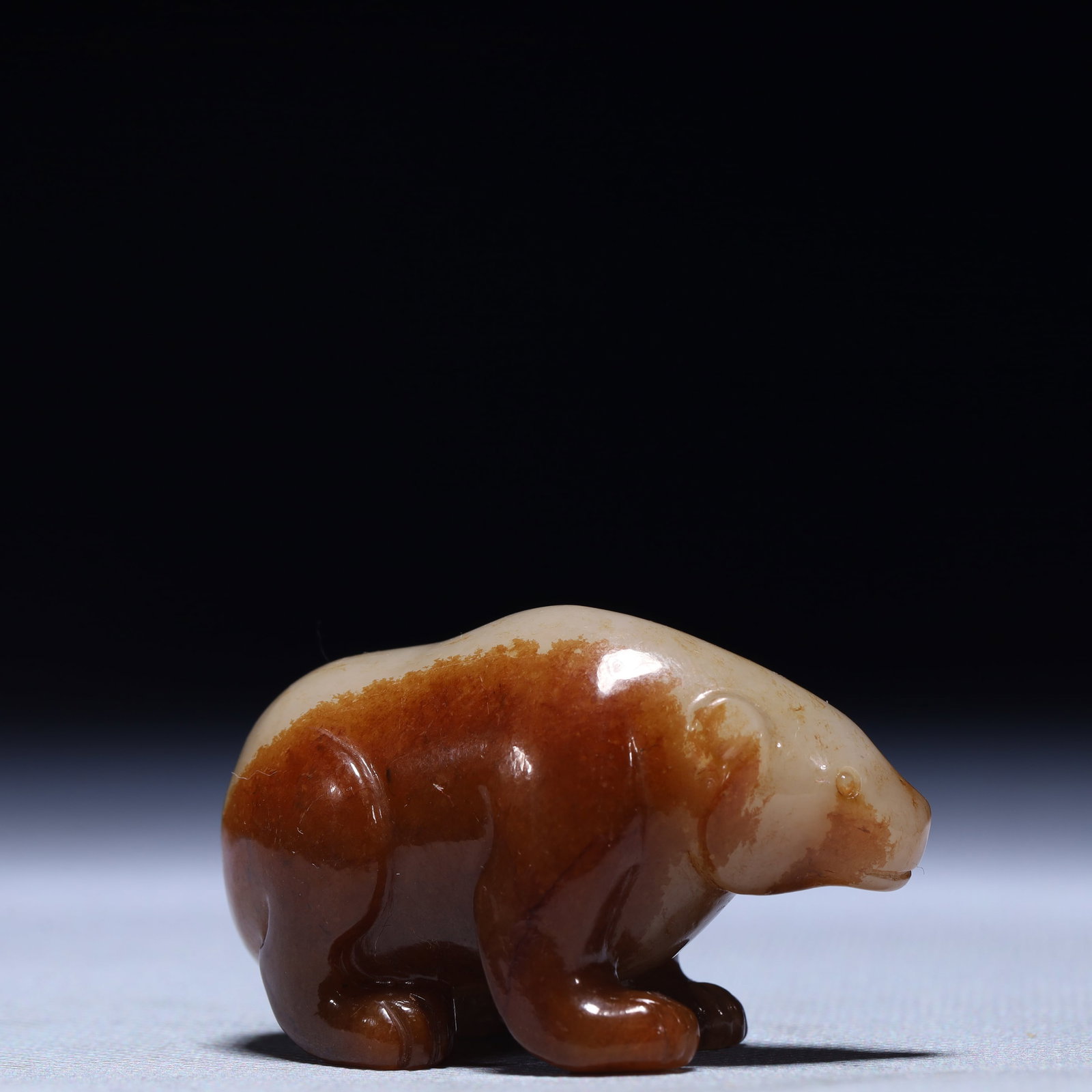 An Exquisite White Jade Bear Ornament - 4