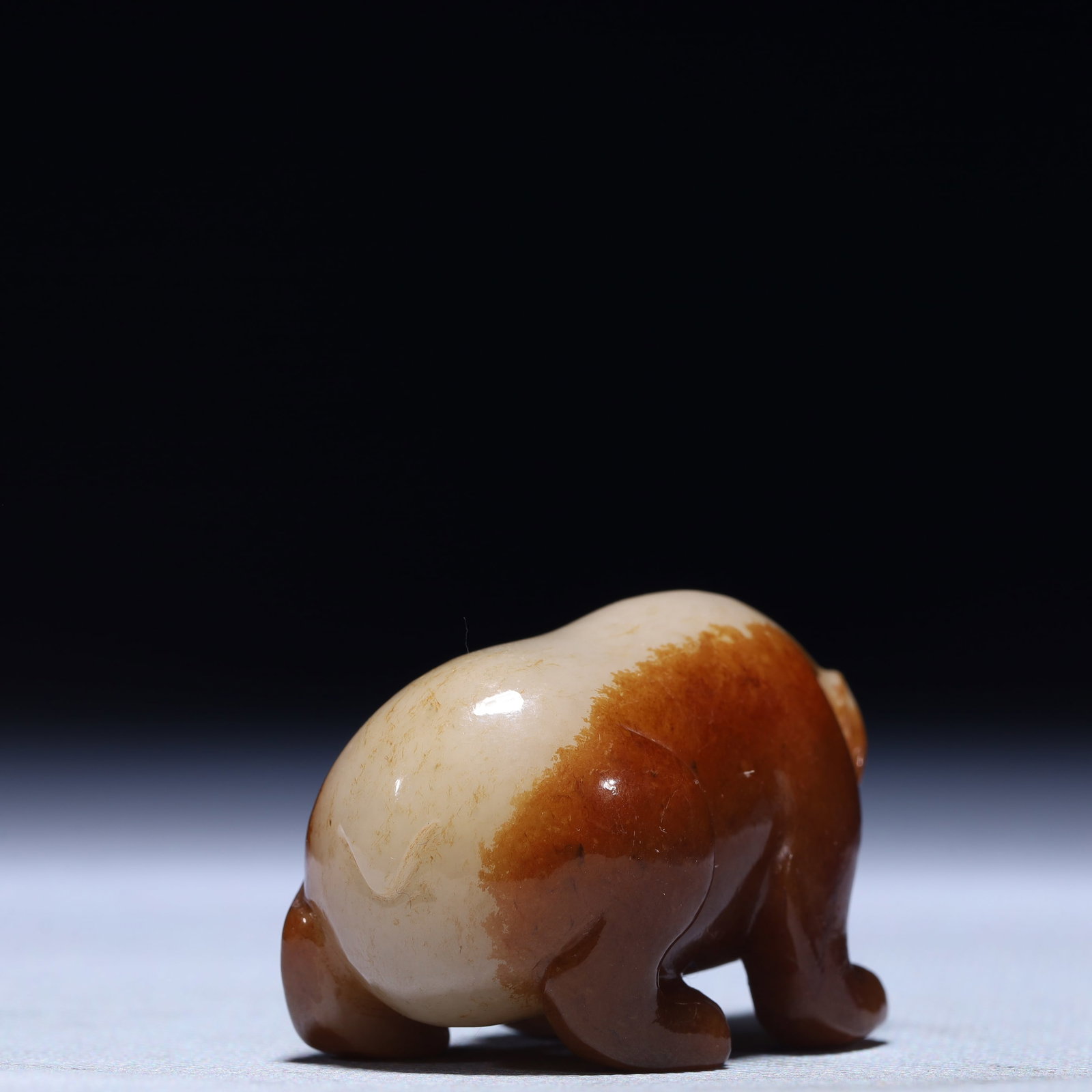 An Exquisite White Jade Bear Ornament - 6