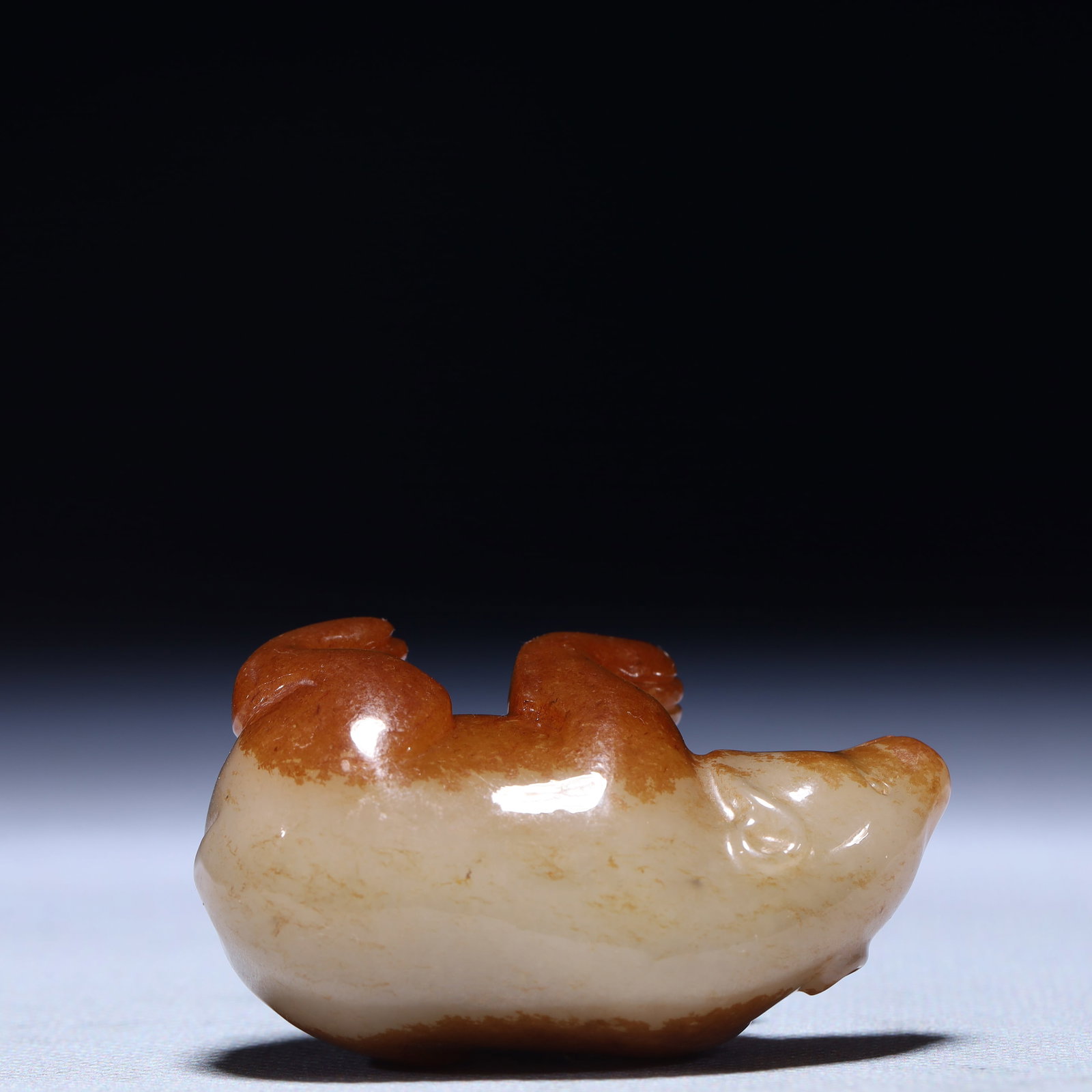 An Exquisite White Jade Bear Ornament - 8