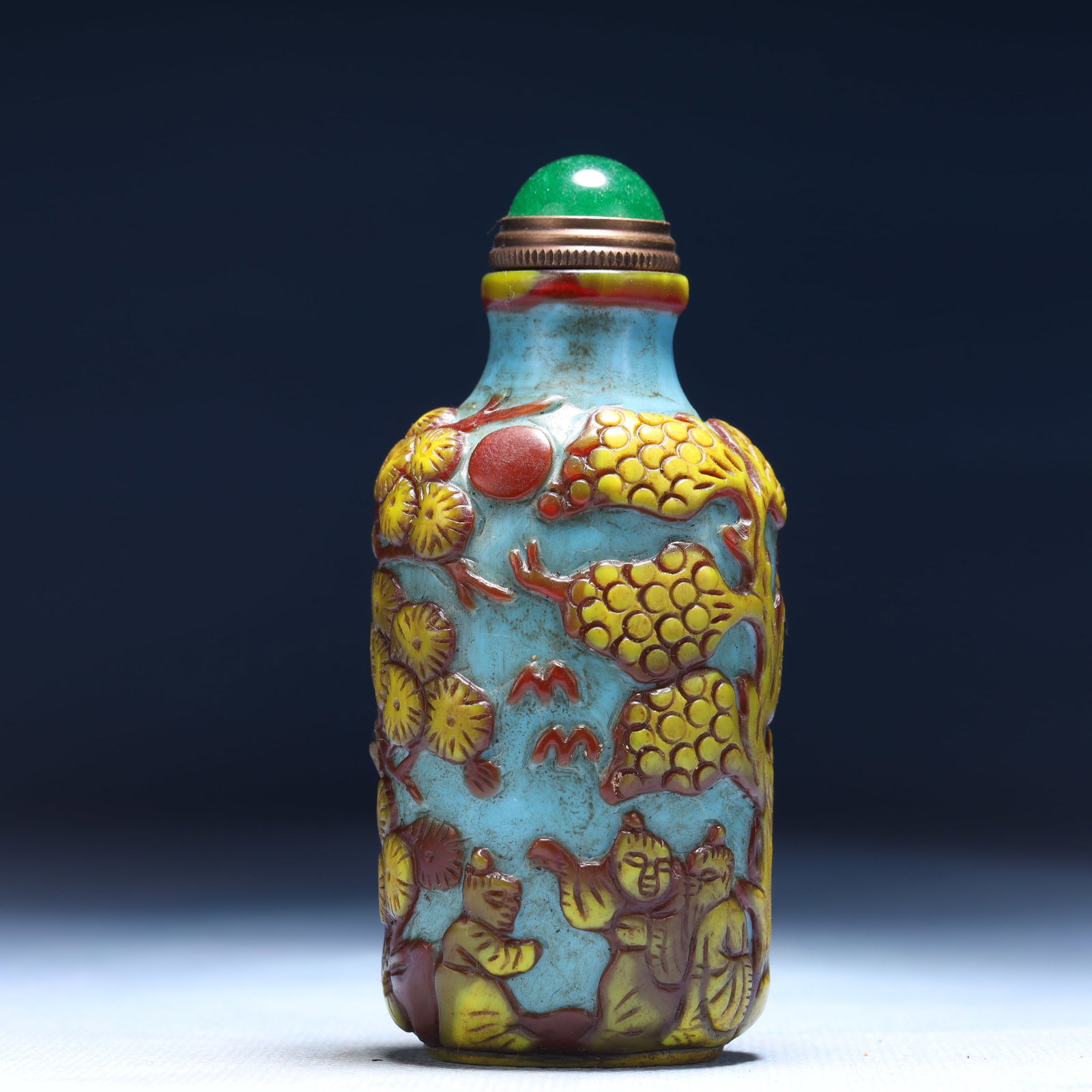 An Exquisite Glass Landscape and Figure Pattern Snuff Bottle: An Exquisite Glass Landscape and Figure Pattern Snuff Bottle,Qing Dynasty,China,Qianlong Four-character Mark,Size:1.6inx1.2inx3.3in,Weight:96g 琉璃山水人物纹&