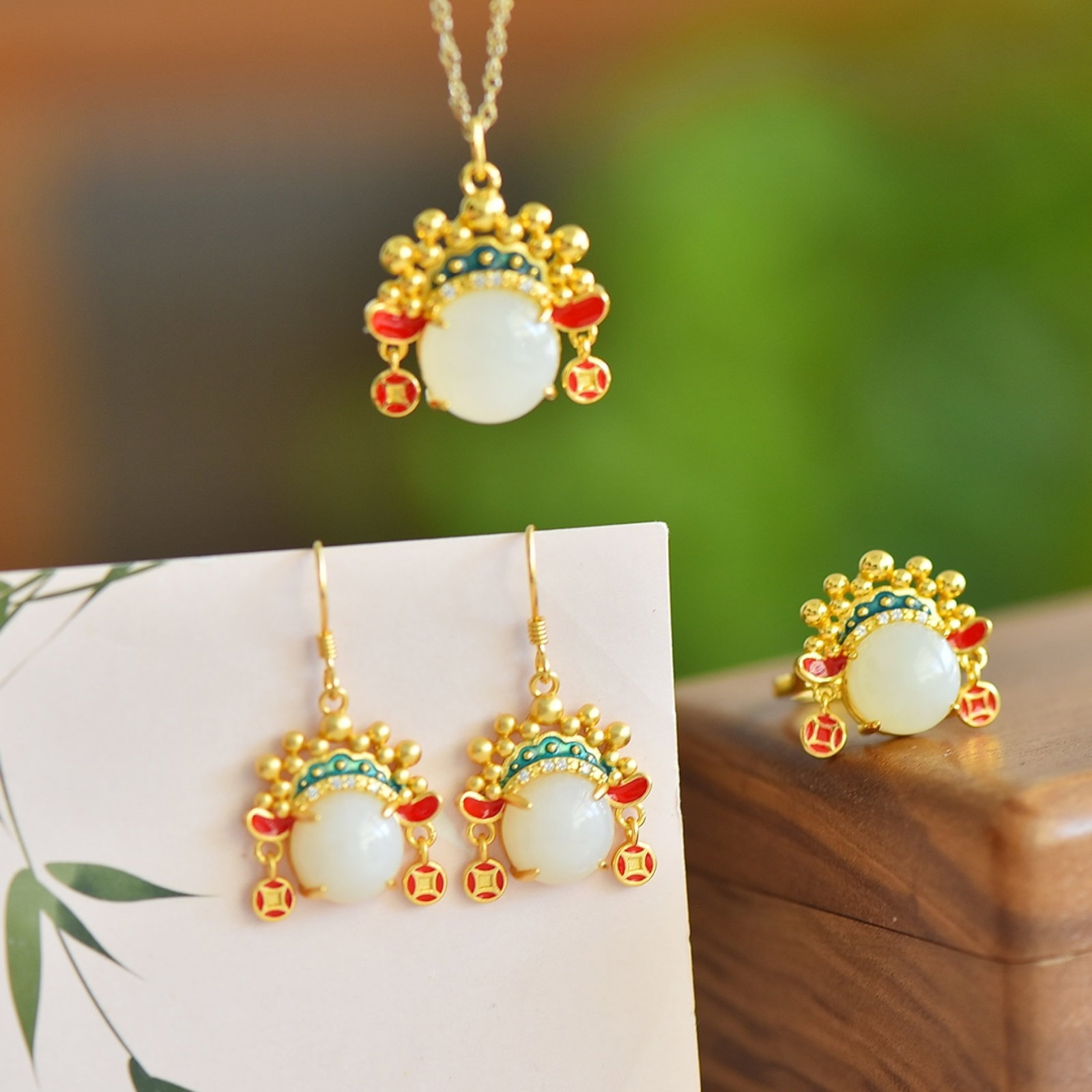 A Set of Fine Sterling Silver-Gold Plated Inlaid White Jade Enamel Jewelry,Inlaid Diamond: A Set of Fine Sterling Silver-Gold Plated Inlaid White Jade Enamel Jewelry,Inlaid Diamond
