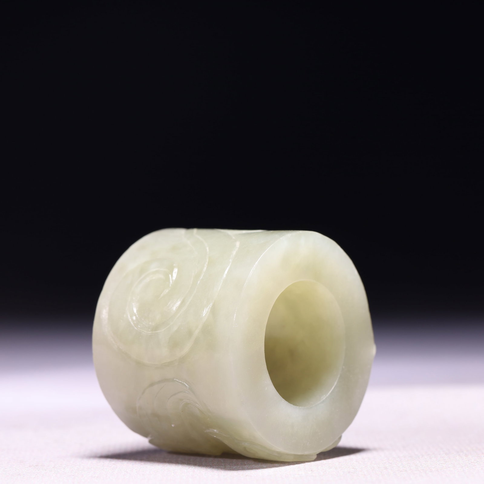 A Rare Green Jade Phoenix Pattern Thumb Ring - 5