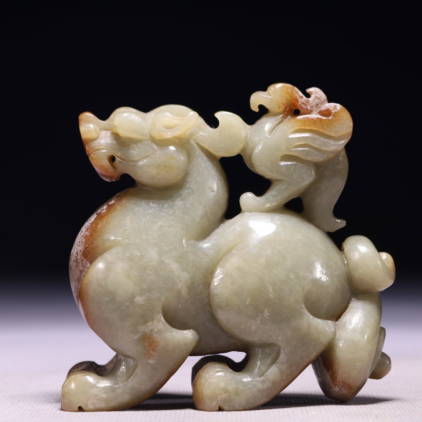 An Exquisite White Jade Beast Ornament: An Exquisite White Jade Beast Ornament,Qing Dynasty,China,Size:3.1inx1.6inx3in,Weight:324g 白玉兽摆件,中国清代