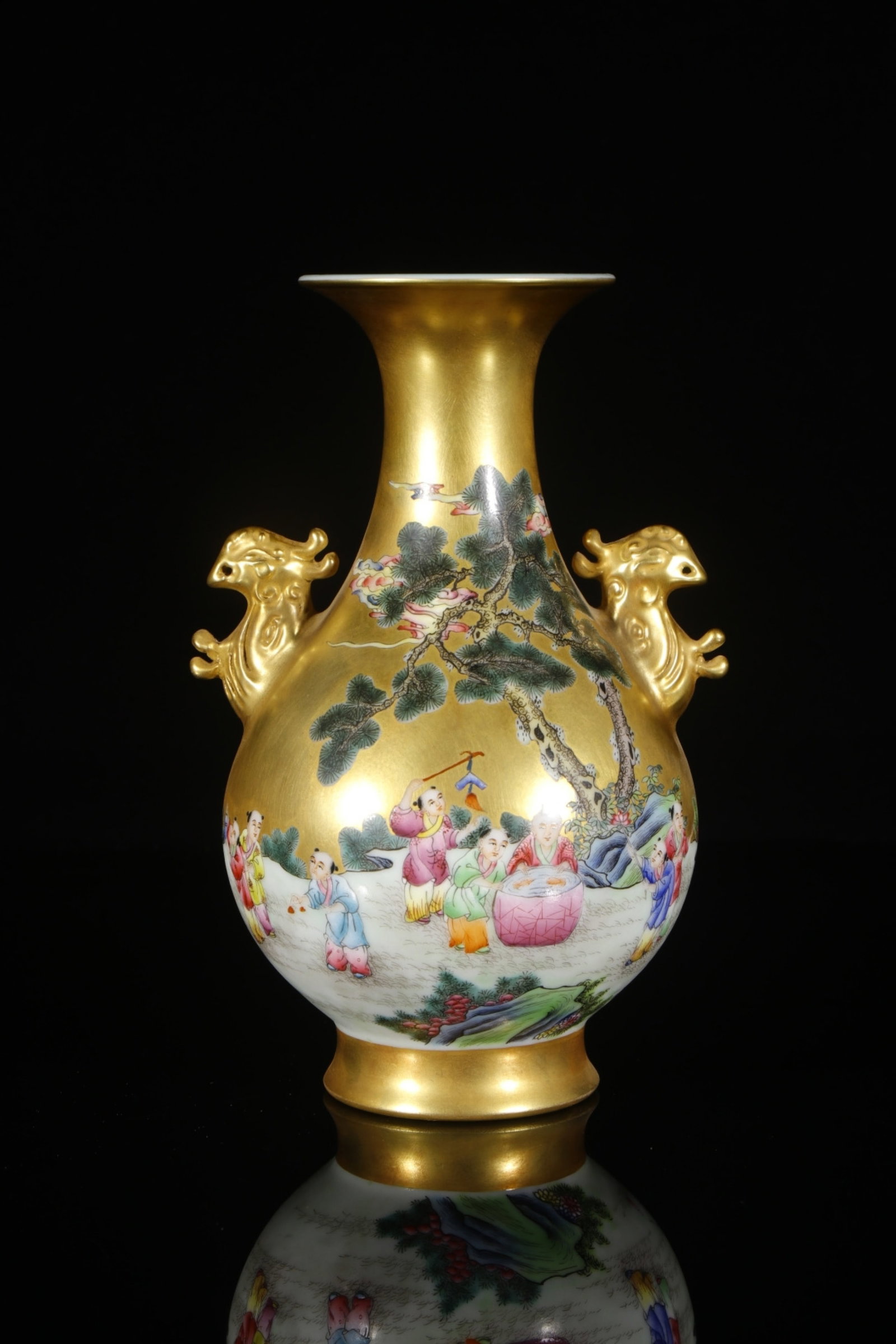 An Exquisite Gold Ground Famille-Rose Character and Story Pattern Phoenix-Ears Vase: An Exquisite Gold Ground Famille-Rose Character and Story Pattern Phoenix-Ears Vase,Qing Dynasty,China,Yongzheng Four-character Mark,Size:8.1inx3in 金地粉彩人物
