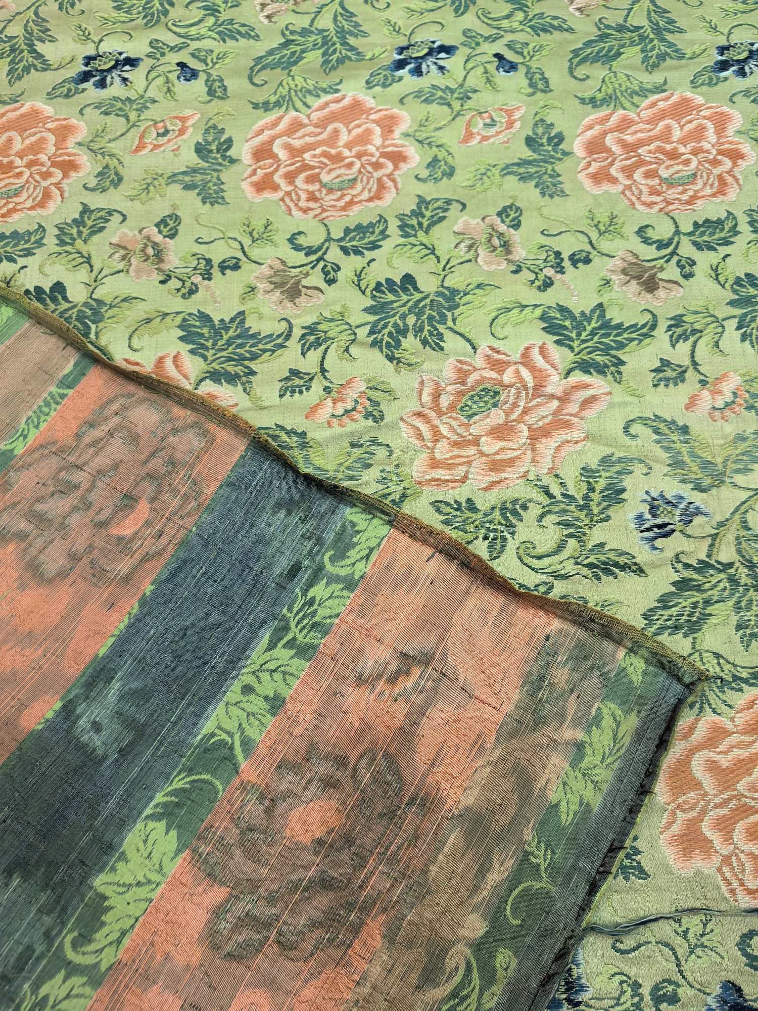 A Precious Flower Pattern Silk Fabric - 2