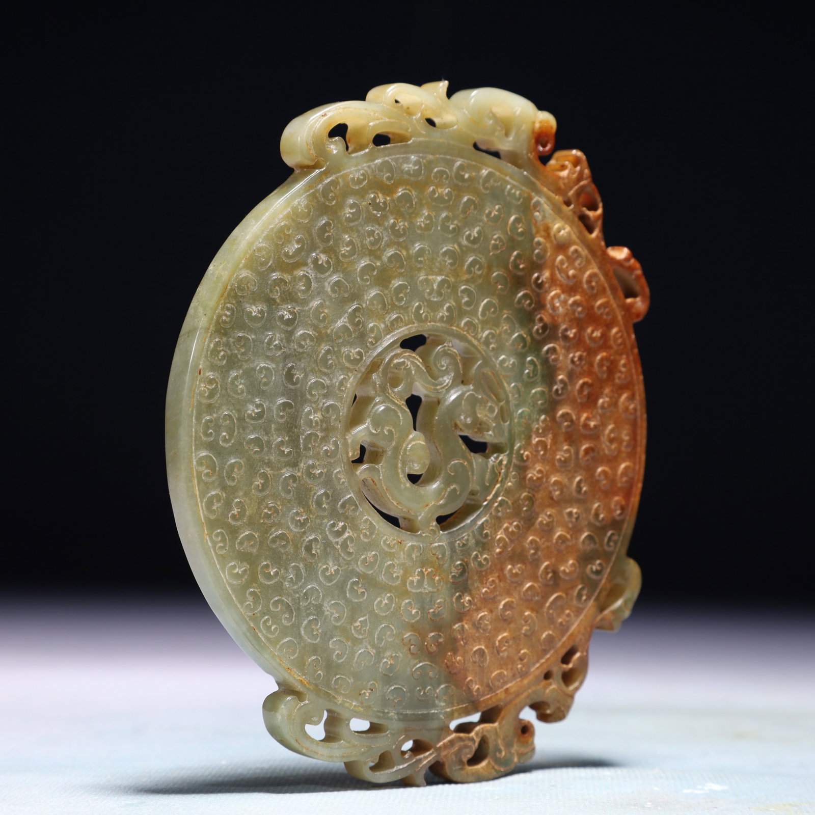 An Exquisite White Jade Dragon Pattern Pendant - 3