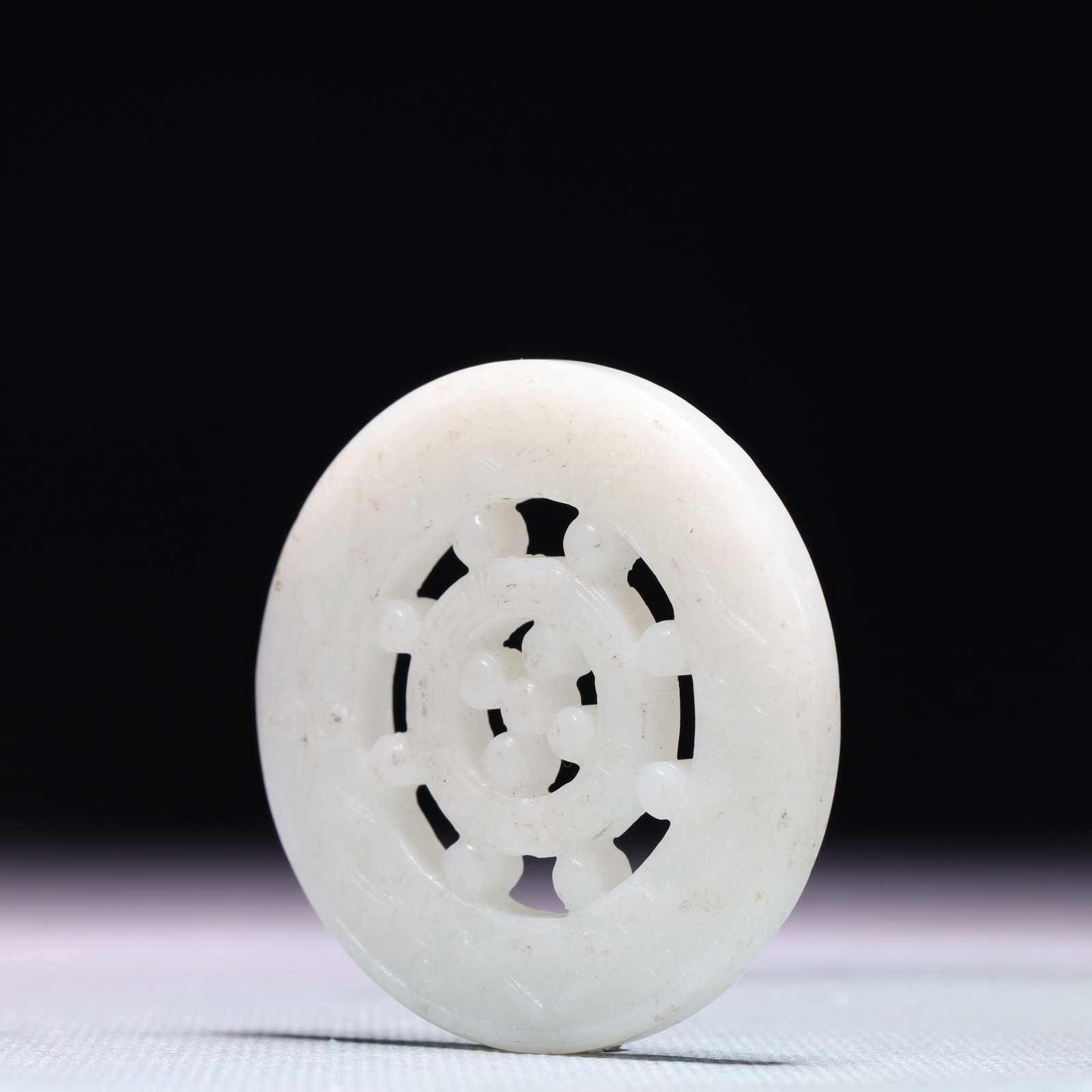 An Exquisite White Jade Pendant - 2