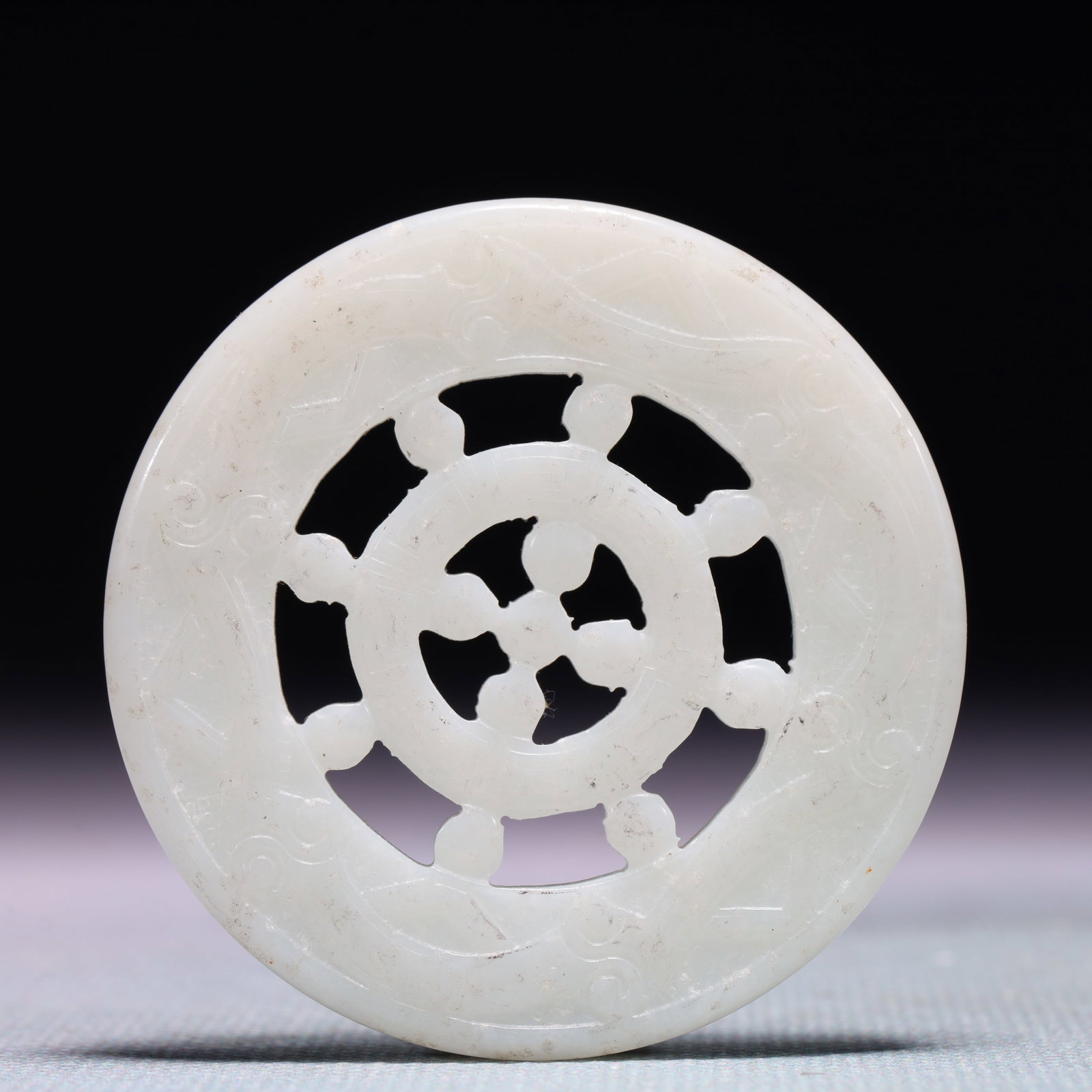 An Exquisite White Jade Pendant - 4