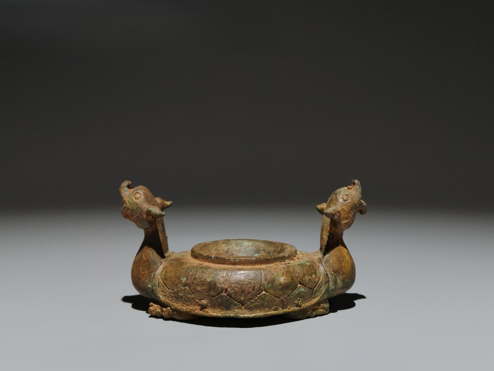 An Archaic Bronze Dragon and Turtle Inkstone: An Archaic Bronze Dragon and Turtle Inkstone,Han Dynasty,China,Size:2.4inx4.3inx2.6in 青铜龙龟砚台,中国汉代