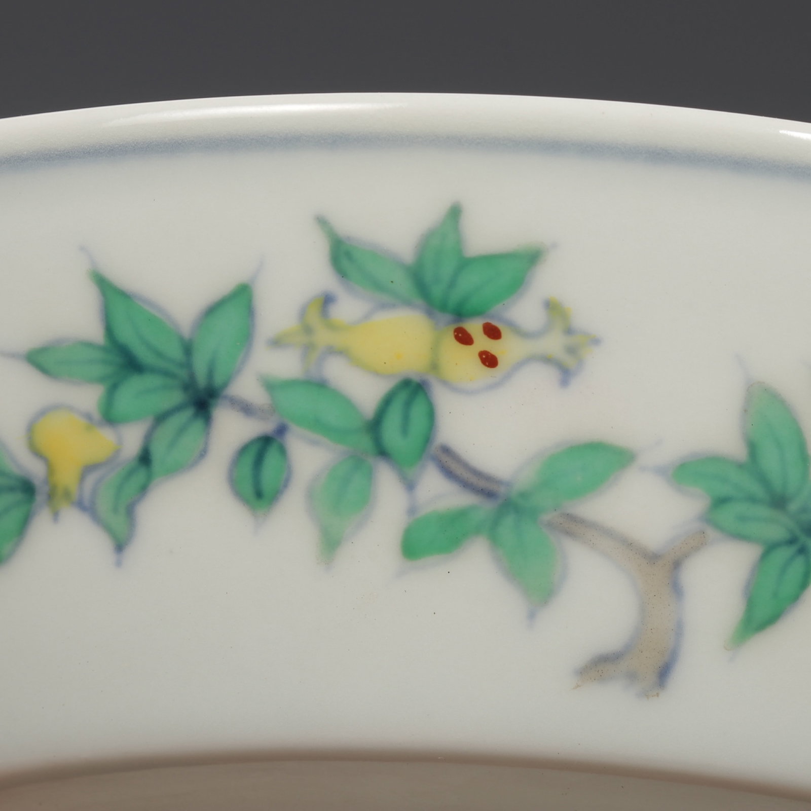 An Exquisite Doucai Flower Pattern Plate - 4
