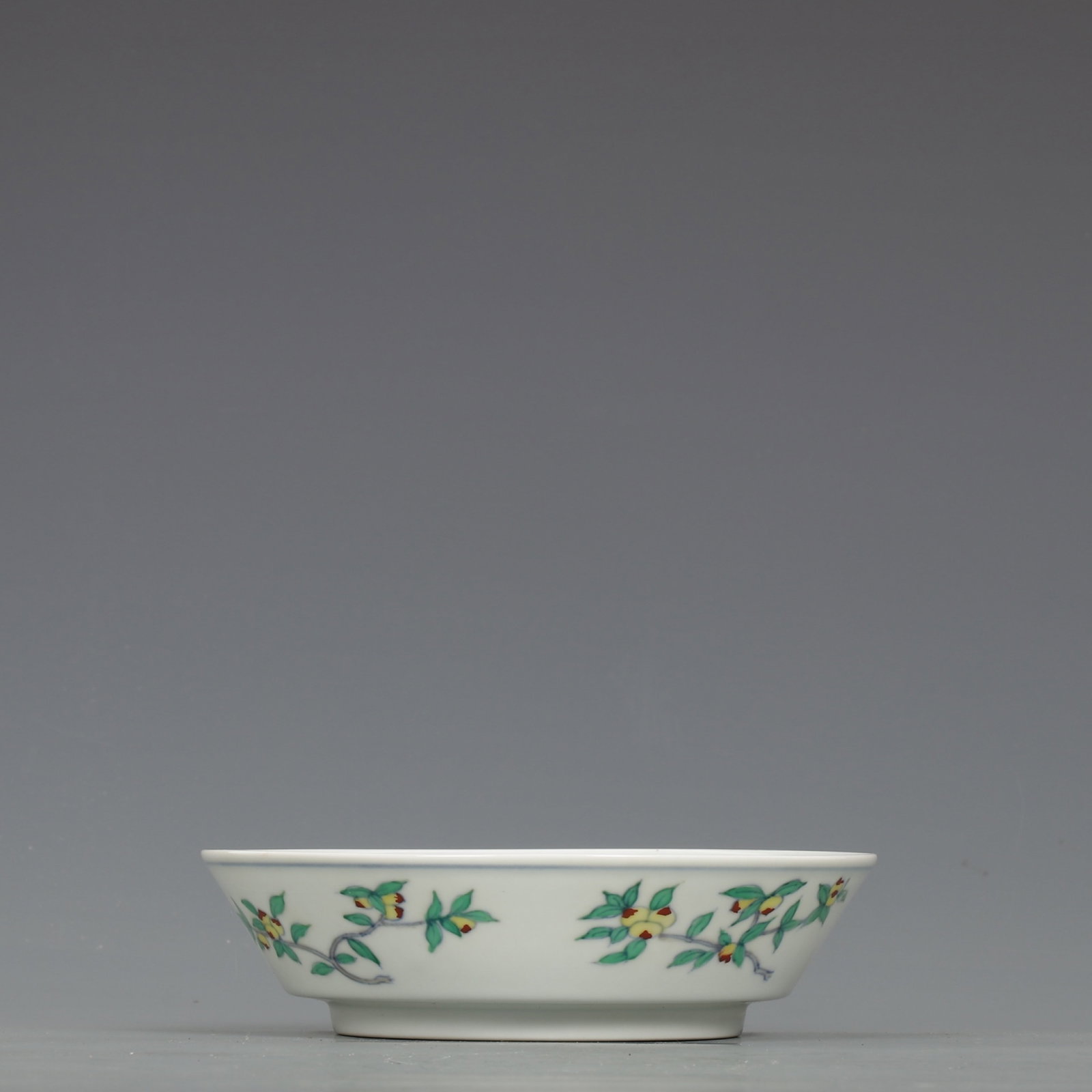 An Exquisite Doucai Flower Pattern Plate - 7