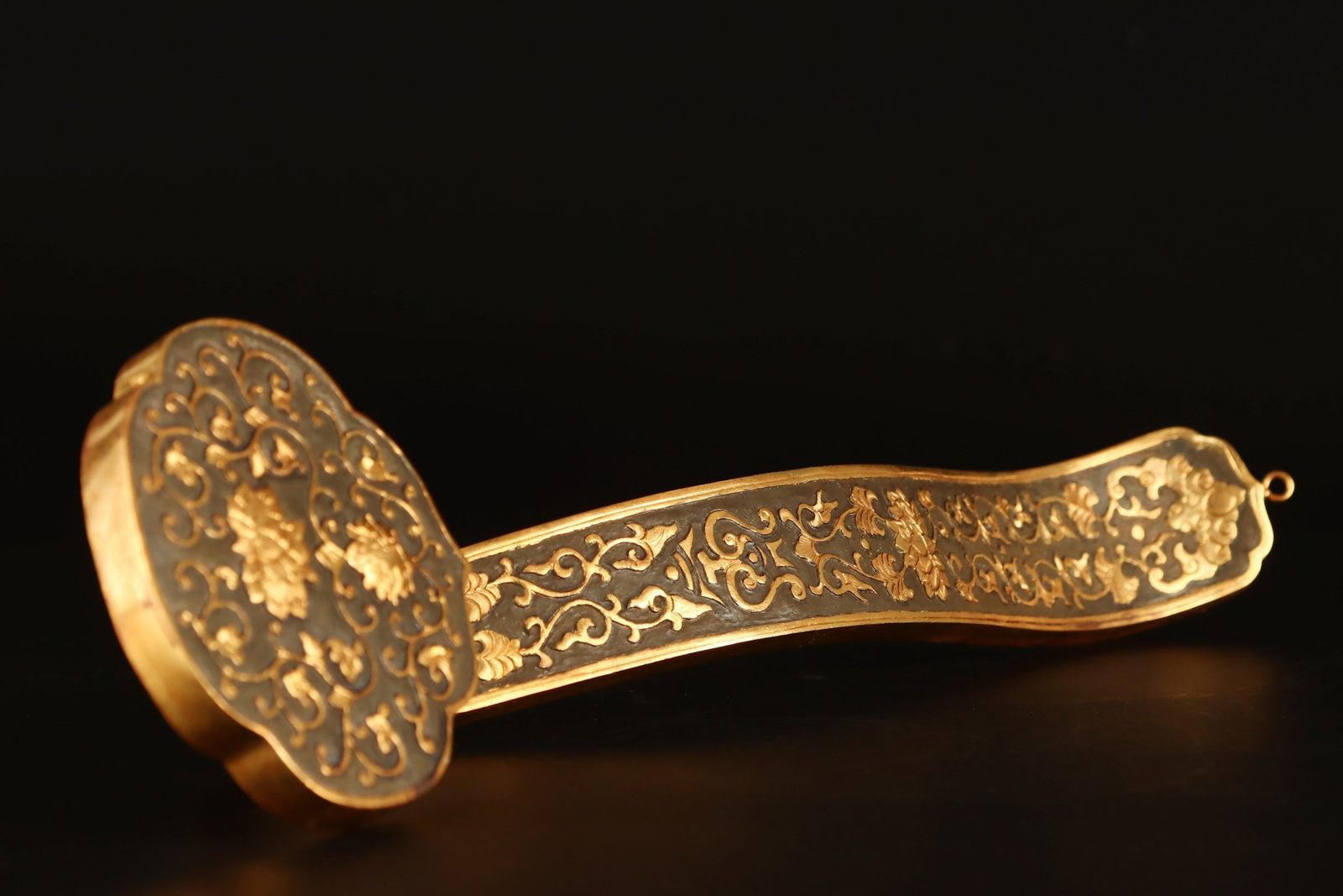 An Exquisite Gilt Lotus Pattern Ruyi - 4