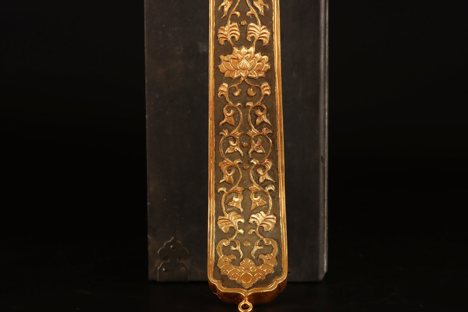 An Exquisite Gilt Lotus Pattern Ruyi - 7
