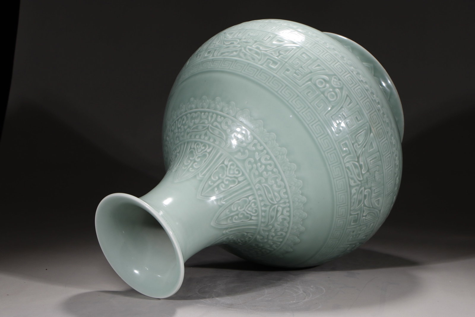 A Huge Celadon Glazed Beast-Face Pattern Vase - 7