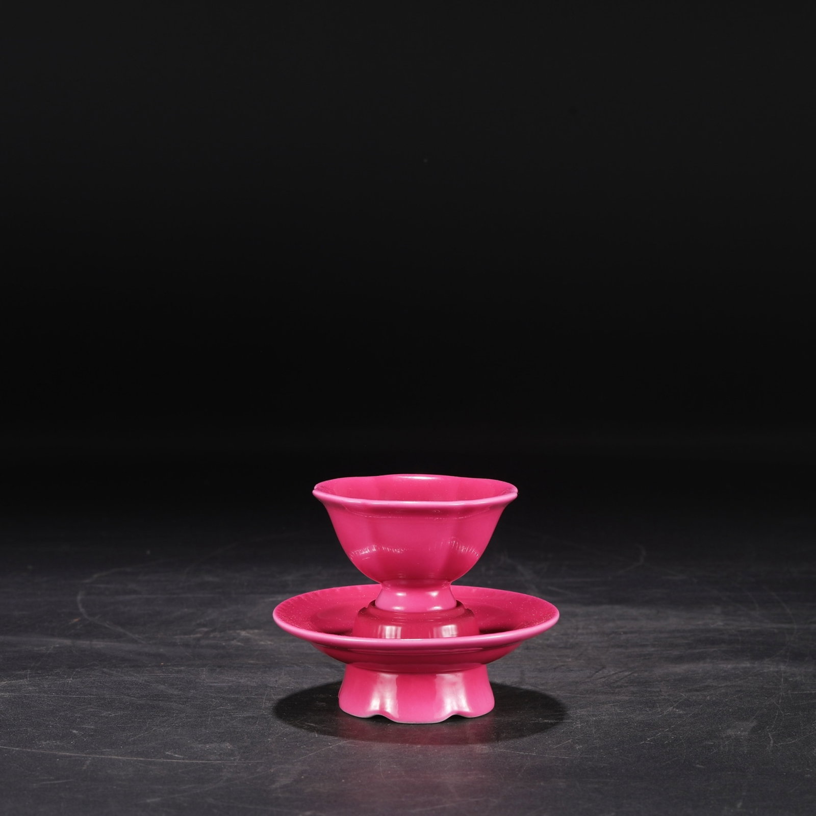 An Exquisite Ruby Red-Glazed Cup,with Plate - 2