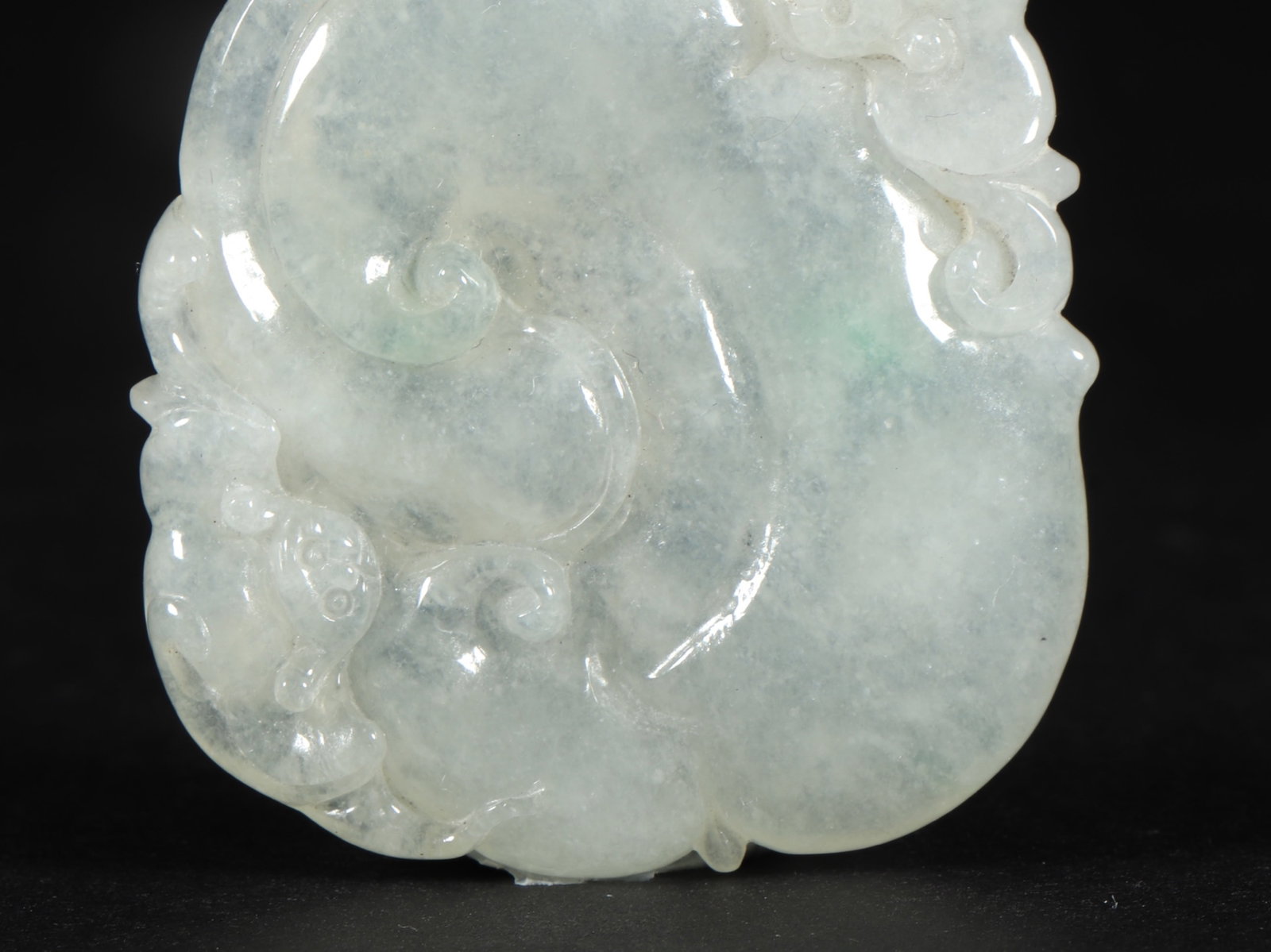 An Exquisite Jadeite Bats Pattern Pendant - 5
