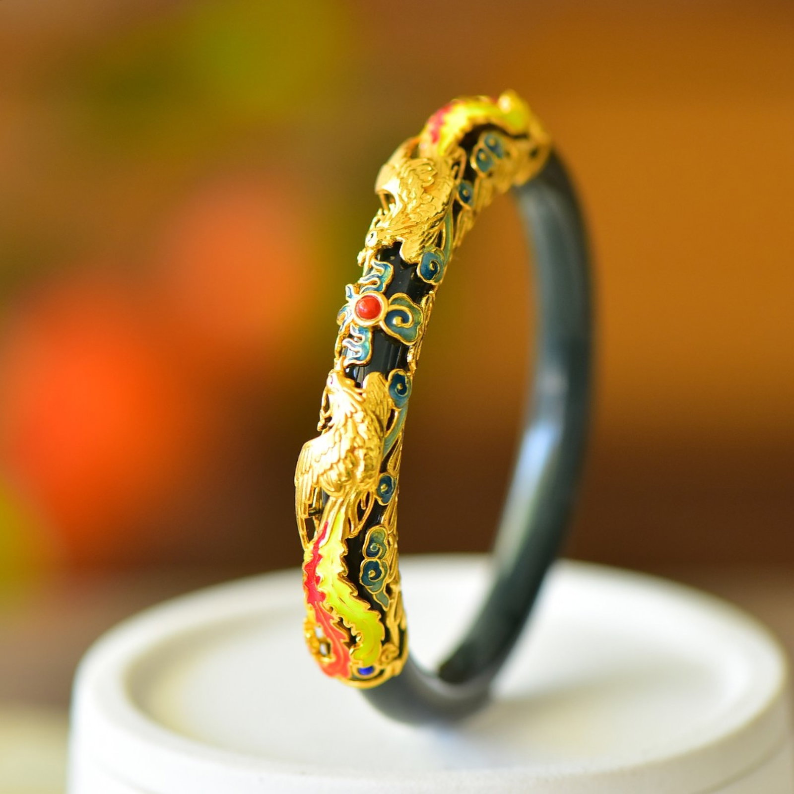 An Exquisite Sterling Silver-Gold Plated Inlaid Black Jade Bracelet: An Exquisite Sterling Silver-Gold Plated Inlaid Black Jade Bracelet 纯银镀金镶黑玉手镯