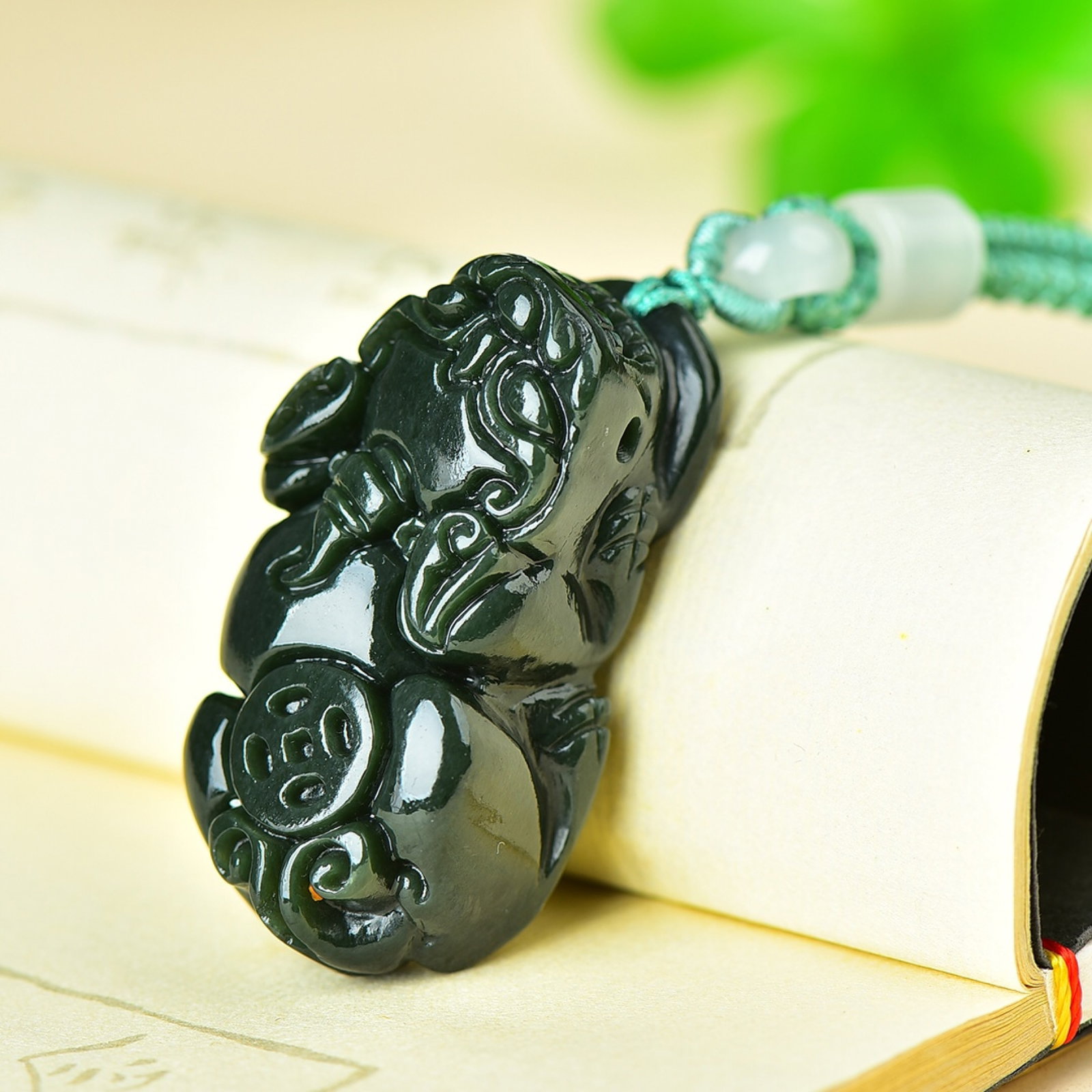 An Exquisite Jasper Wealth-Attracting Creature Pattern Pendant - 4