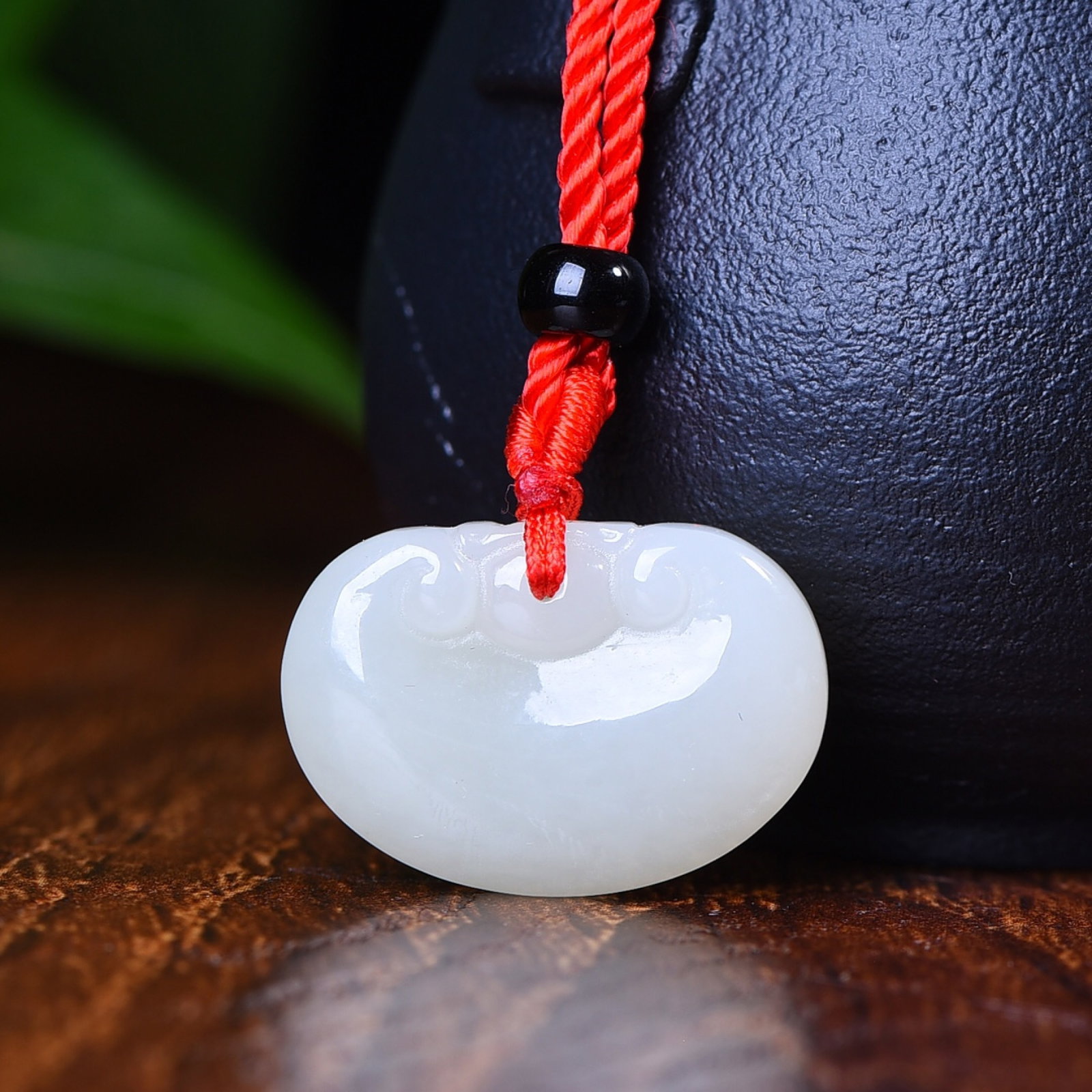 An Exquisite White Jade Pendant: An Exquisite White Jade Pendant,Size:0.7inx1in 白玉挂件