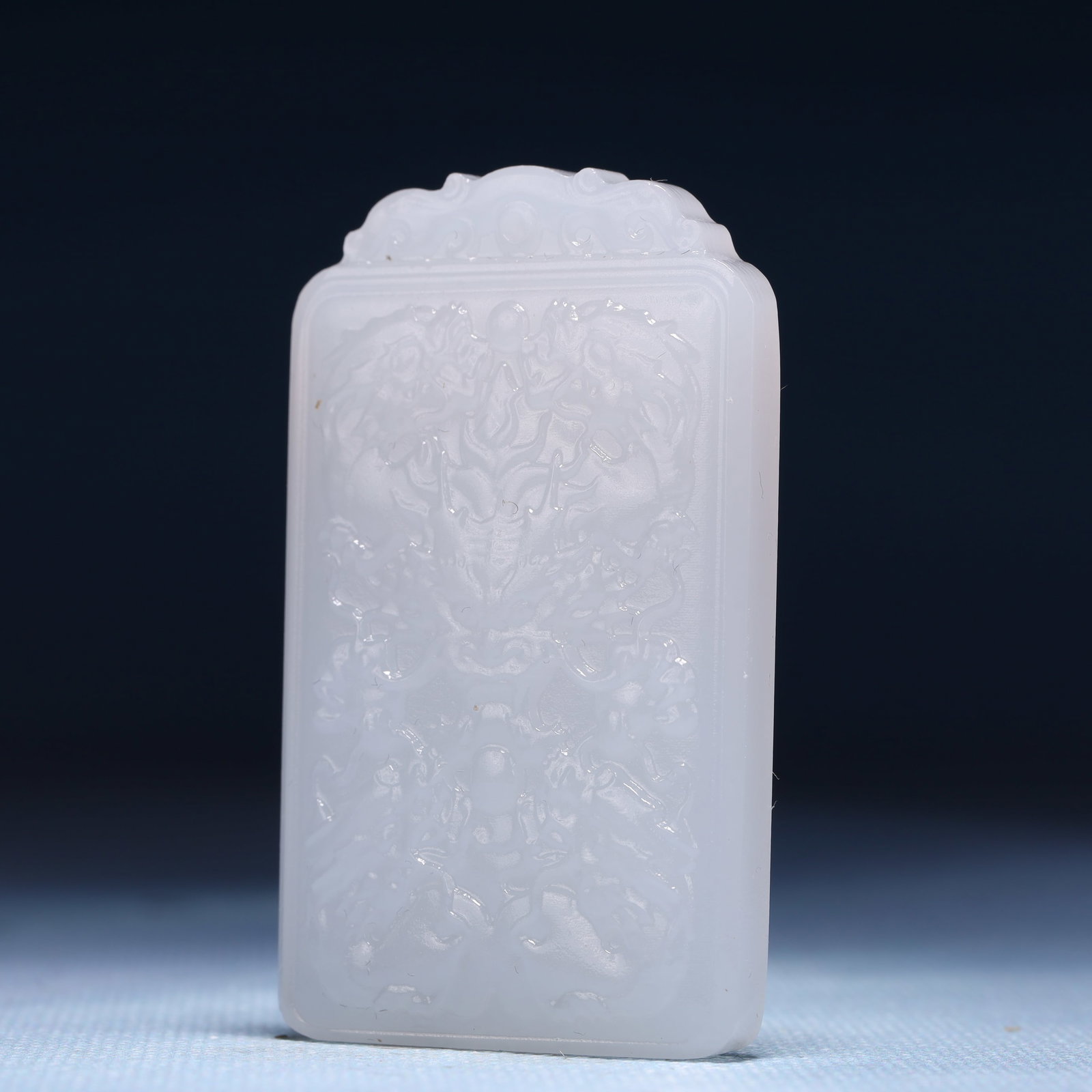 An Exquisite White Jade Dragon Pattern Pendant - 2