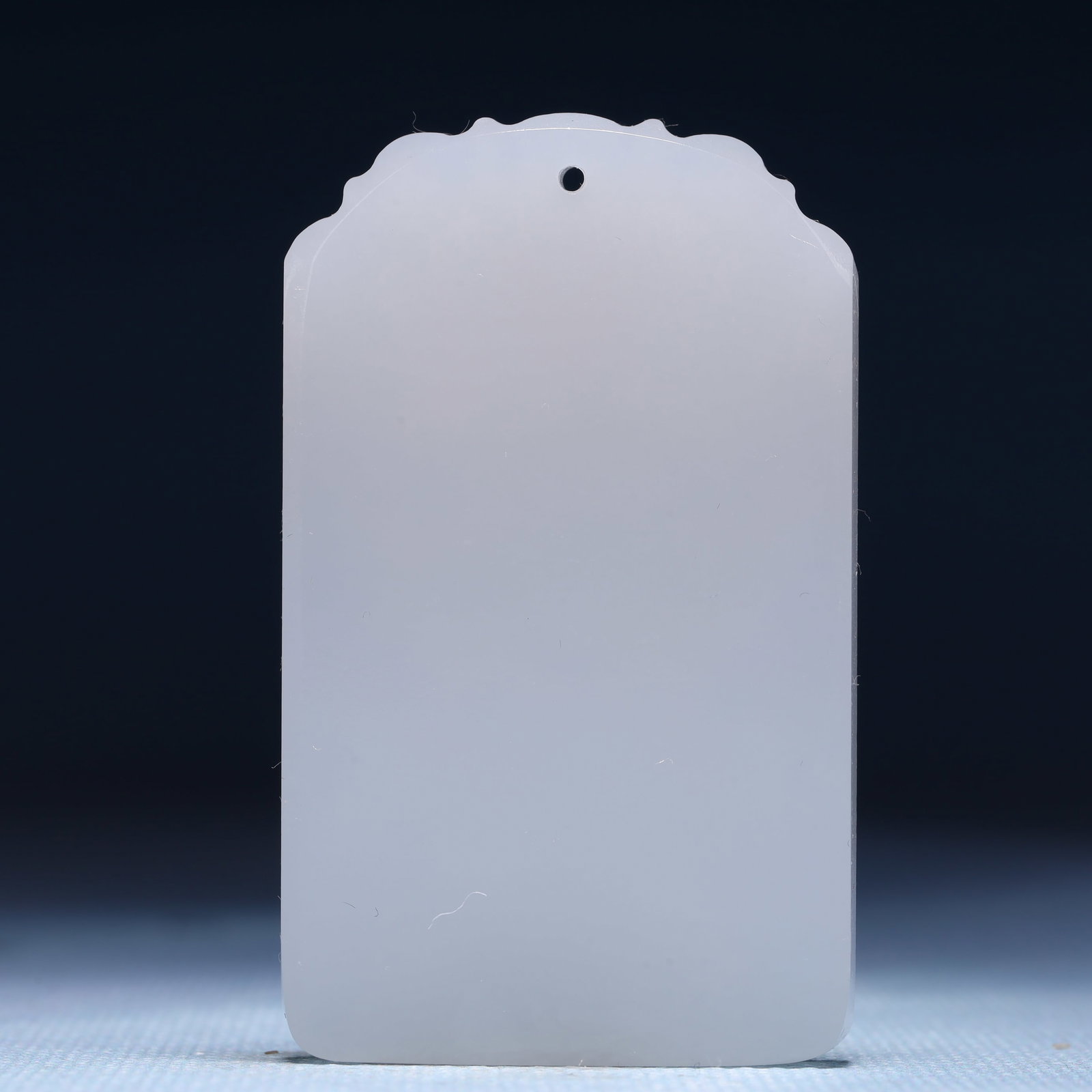 An Exquisite White Jade Dragon Pattern Pendant - 4