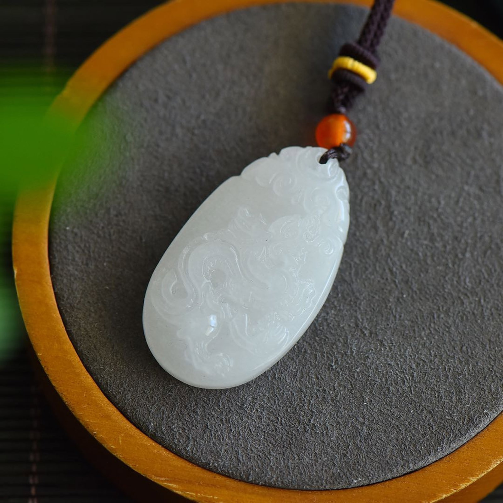 An Exquisite White Jade Dragon Pattern Pendant - 4