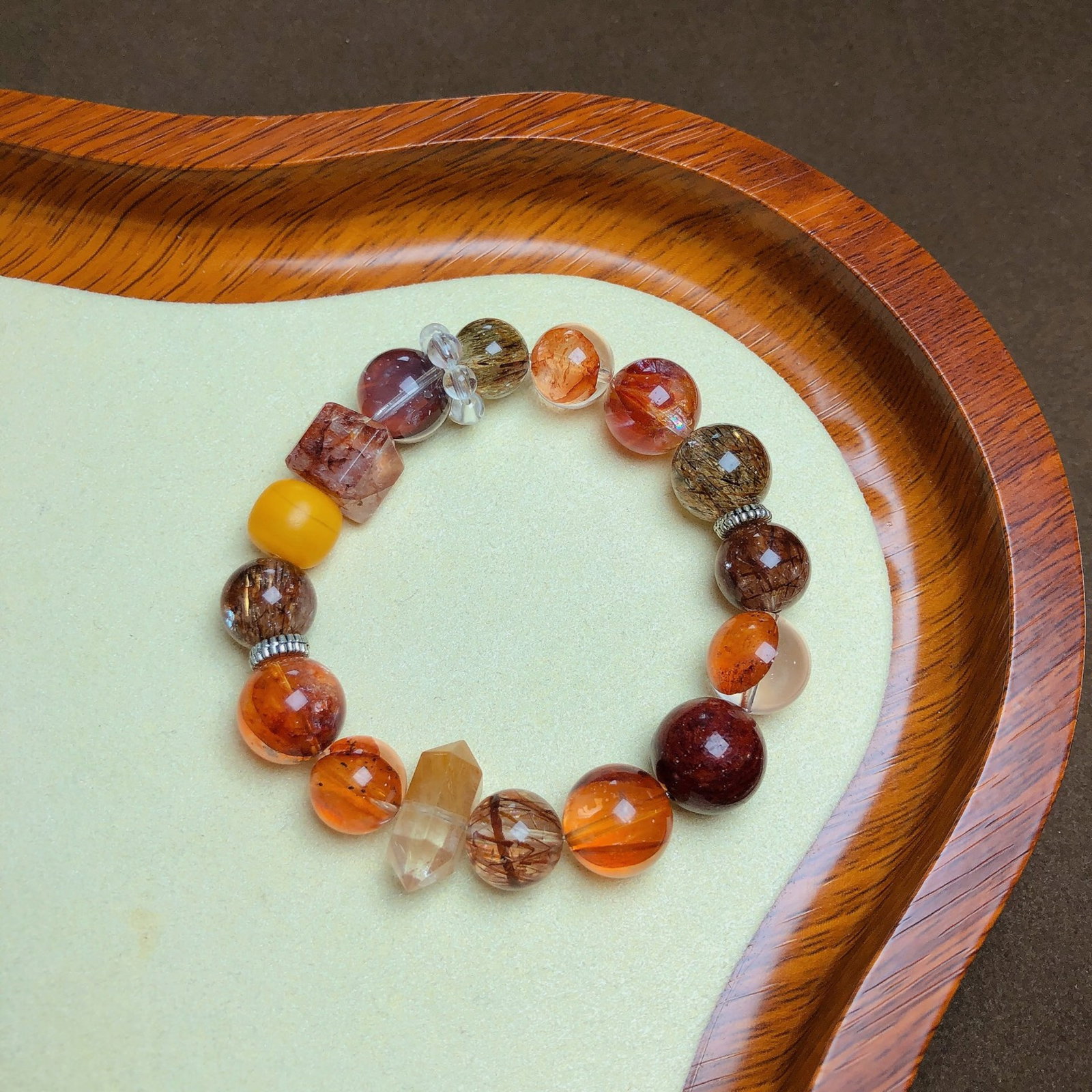 An Exquisite Crystal Bracelets: An Exquisite Crystal Bracelets,Size:0.5in,0.4inx0.4in,Weight:38.5g 水晶手串