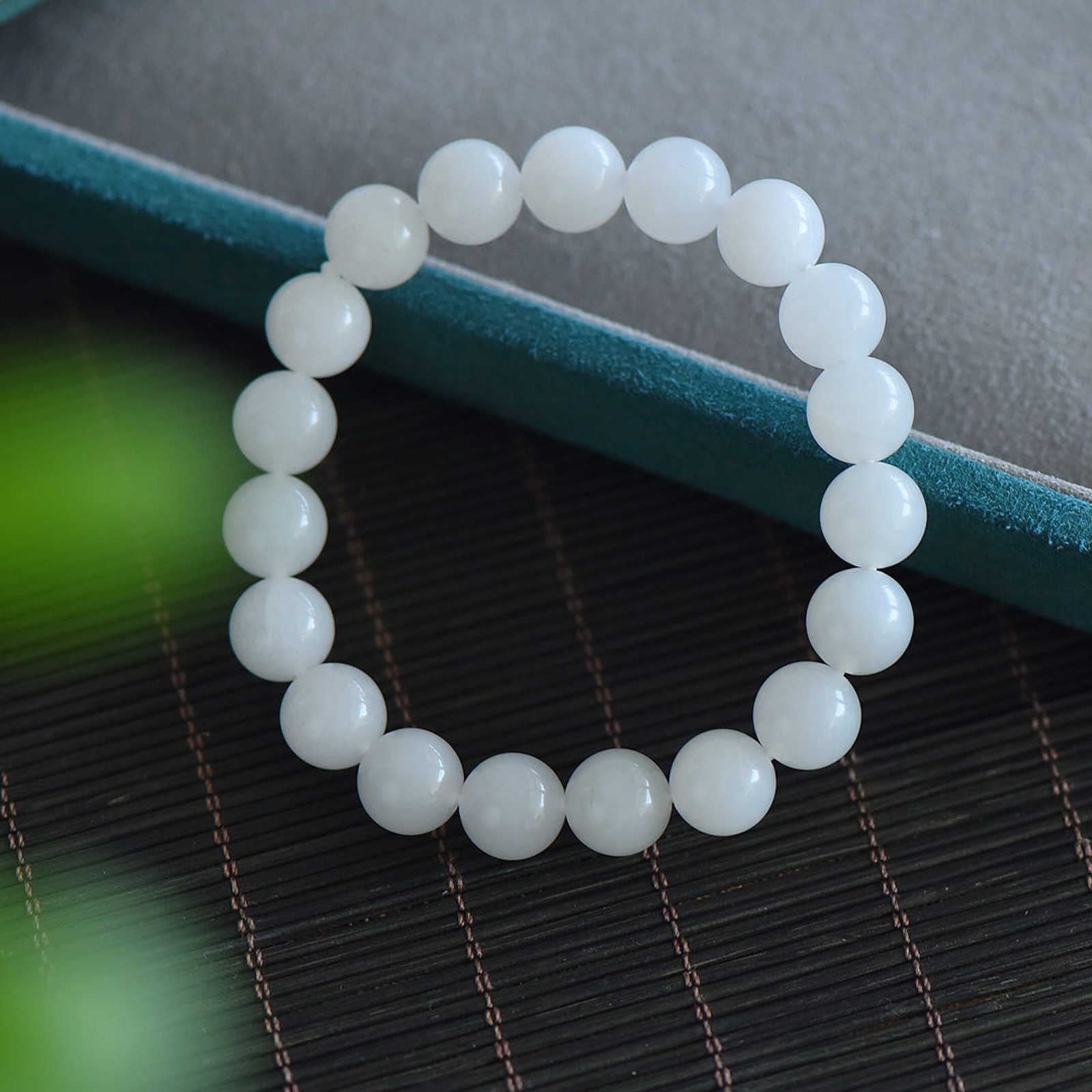 An Exquisite White Jade Bracelets - 2