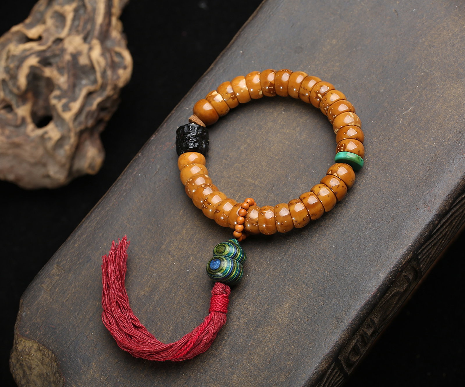 An Exquisite Bodhi Bracelets - 2