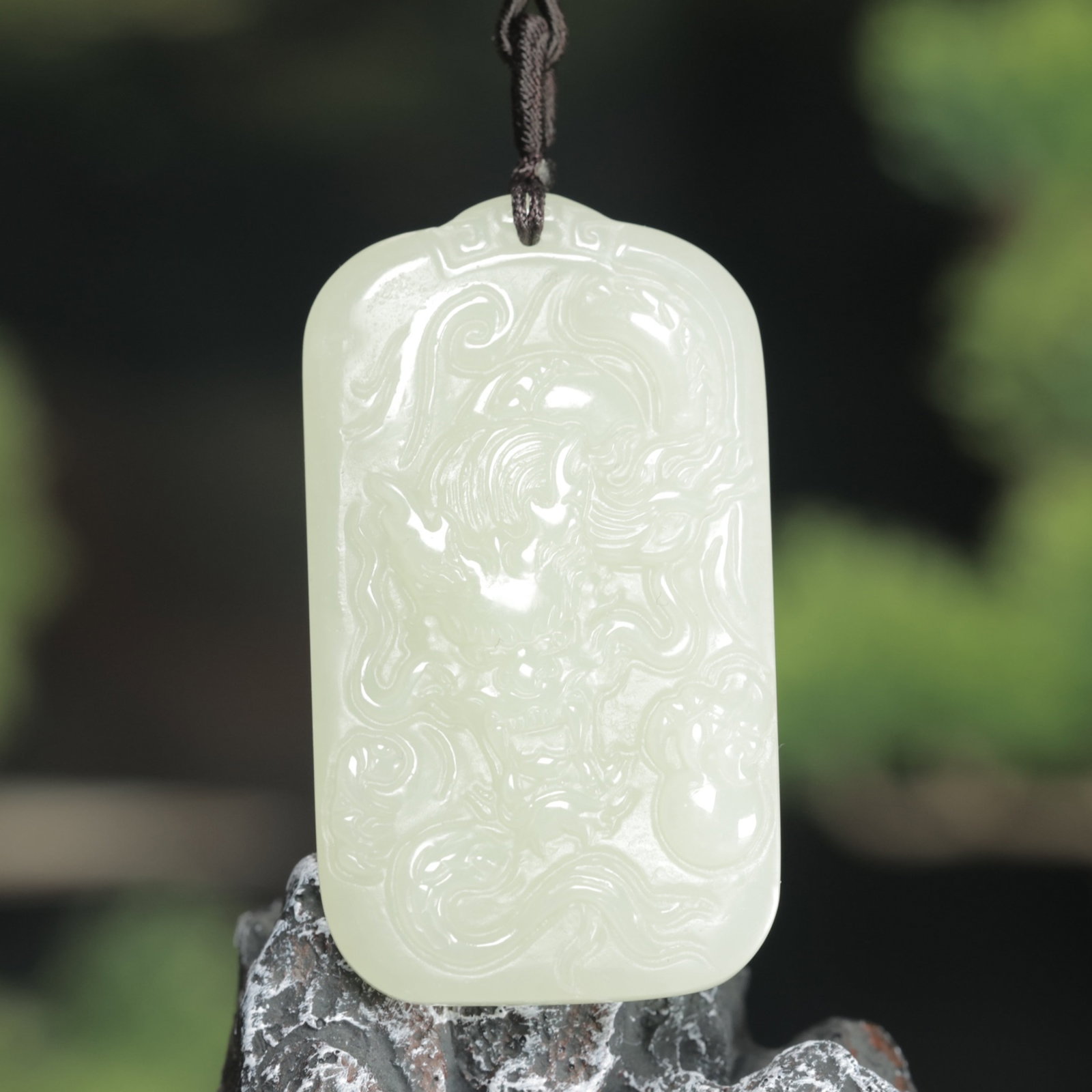 An Exquisite White Jade Dragon Pattern Pendant - 2