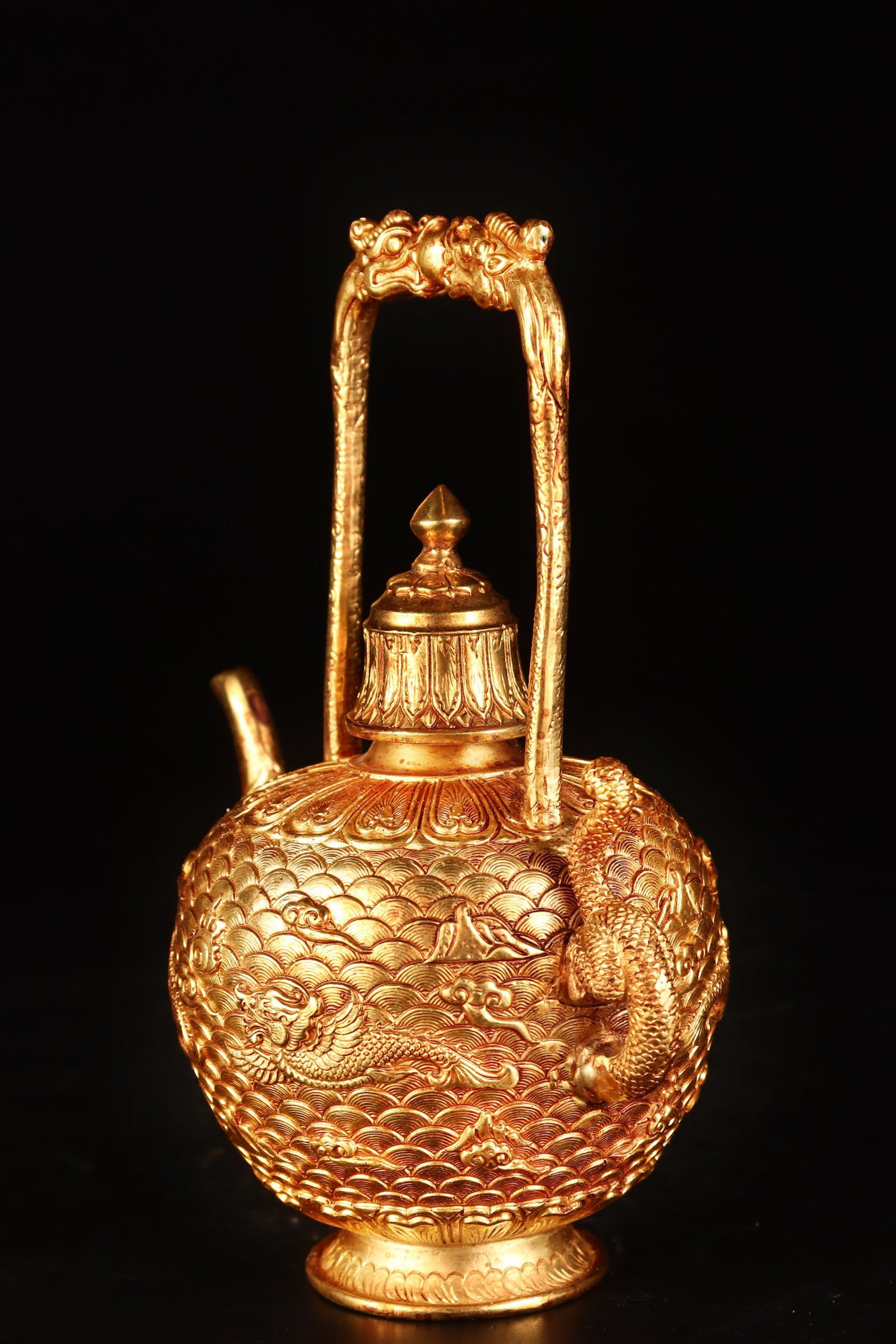 An Exquisite Gilt Bronze Seawater Dragon Pattern Dragon-head Loop-Handled Pot - 2