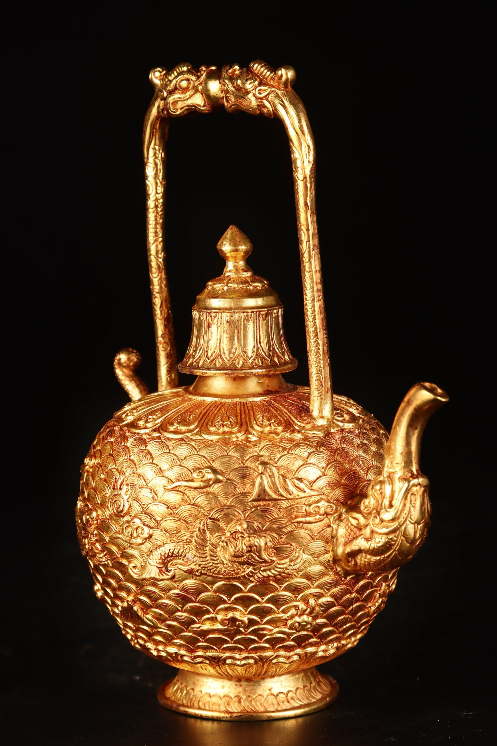 An Exquisite Gilt Bronze Seawater Dragon Pattern Dragon-head Loop-Handled Pot - 3