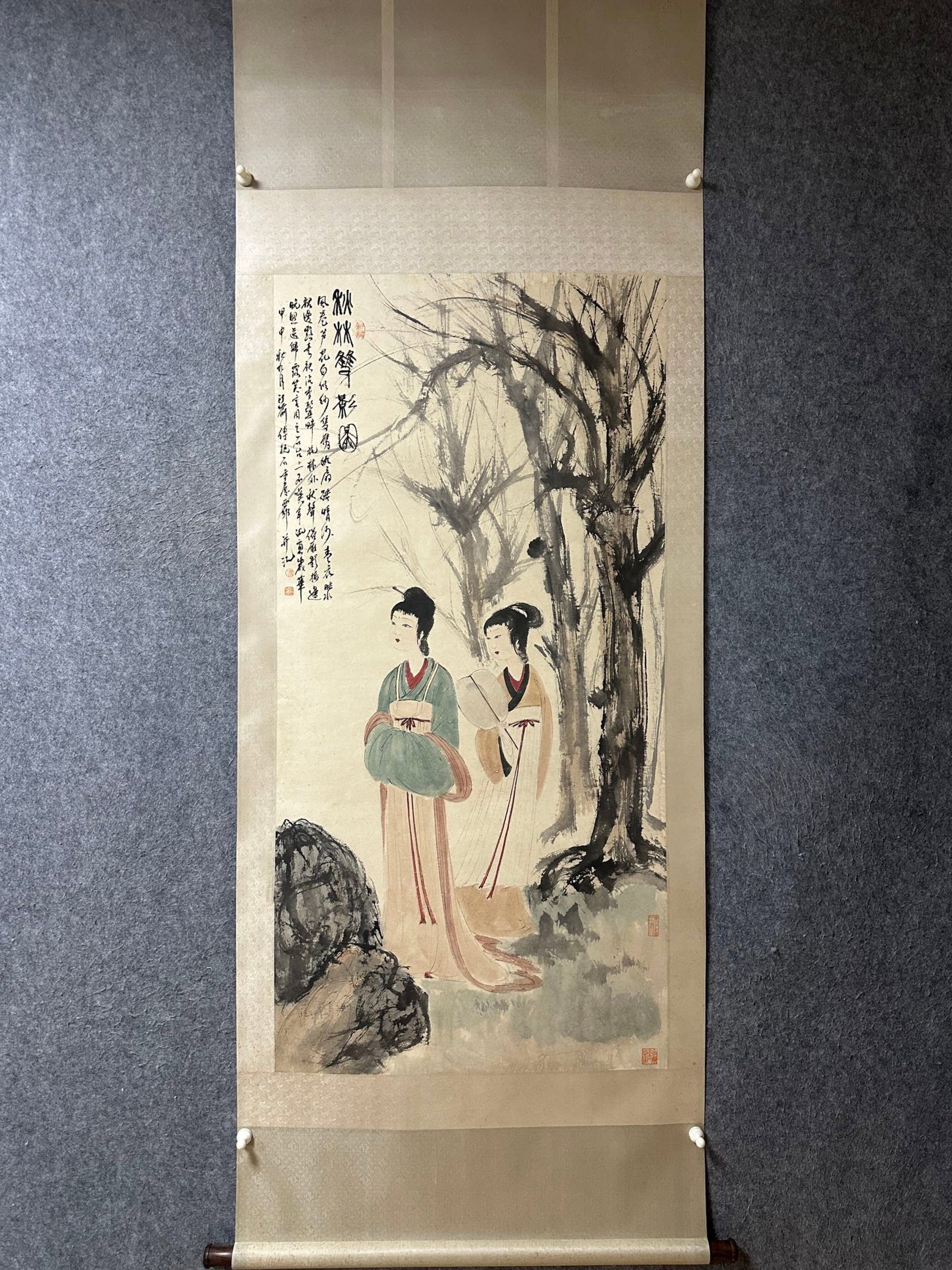 A Chinese Vertical Scroll Ink Painting of Character and Story on Paper: A Chinese Vertical Scroll Ink Painting of Character and Story on Paper,Fu Baoshi,Size:54.1inx26.8in 一幅中国水墨人物故事画立$