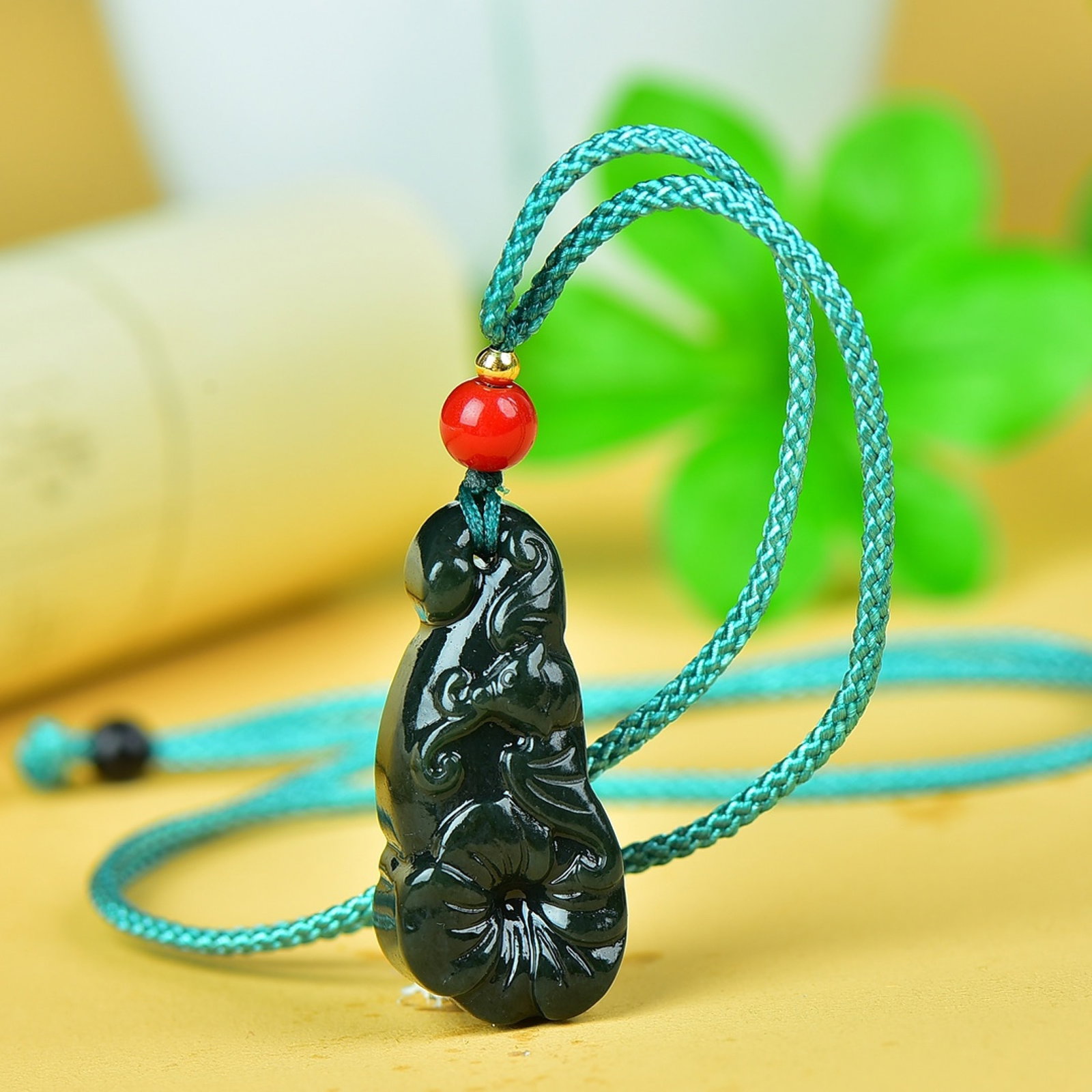 An Exquisite Jasper Flower Pattern Pendant - 2