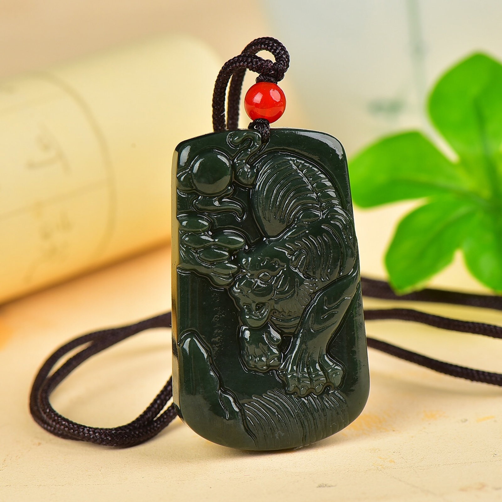 An Exquisite Jasper Tiger Pattern Pendant - 2