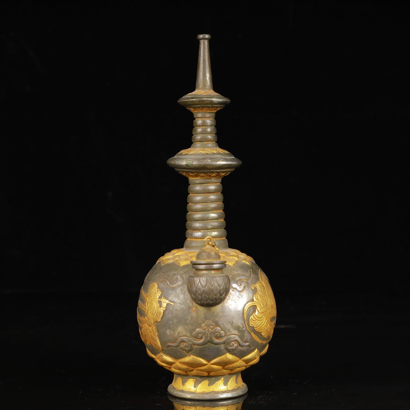 An Exquisite Gilt Silver Figure Pattern Vase - 5