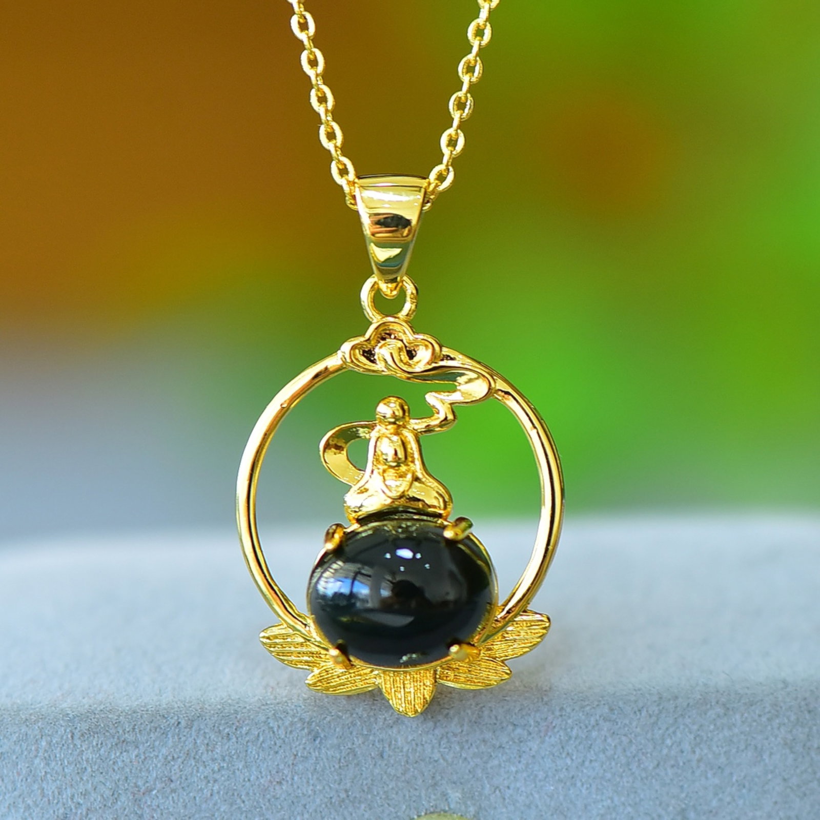 An Exquisite Bronze-Gold Plated Inlaid Green Jade Necklace: An Exquisite Bronze-Gold Plated Inlaid Green Jade Necklace,Size:3.1inx3.9in 铜镀金镶青玉项链