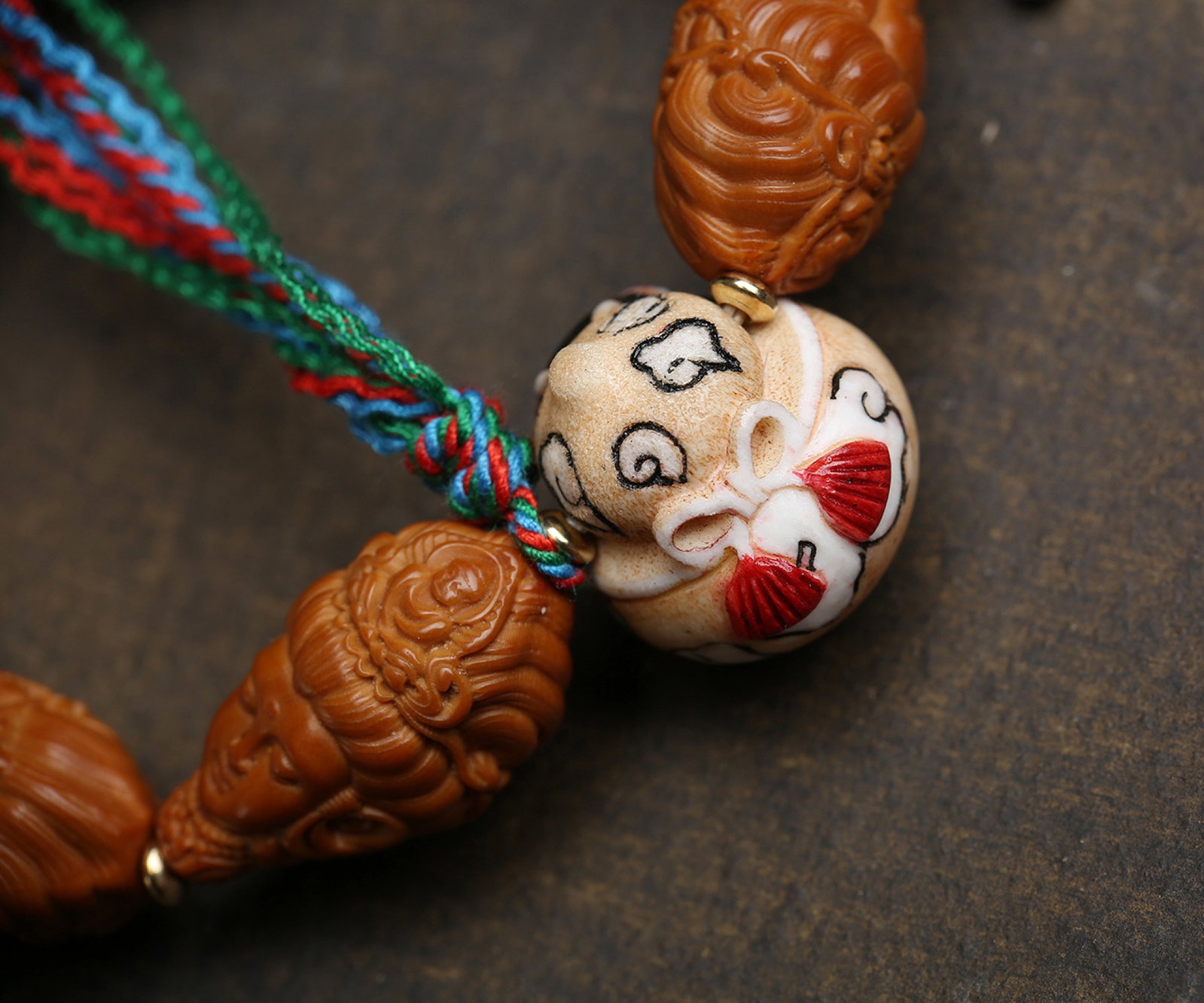 An Exquisite Olive PitBuddha-Face Pattern Bracelets - 2