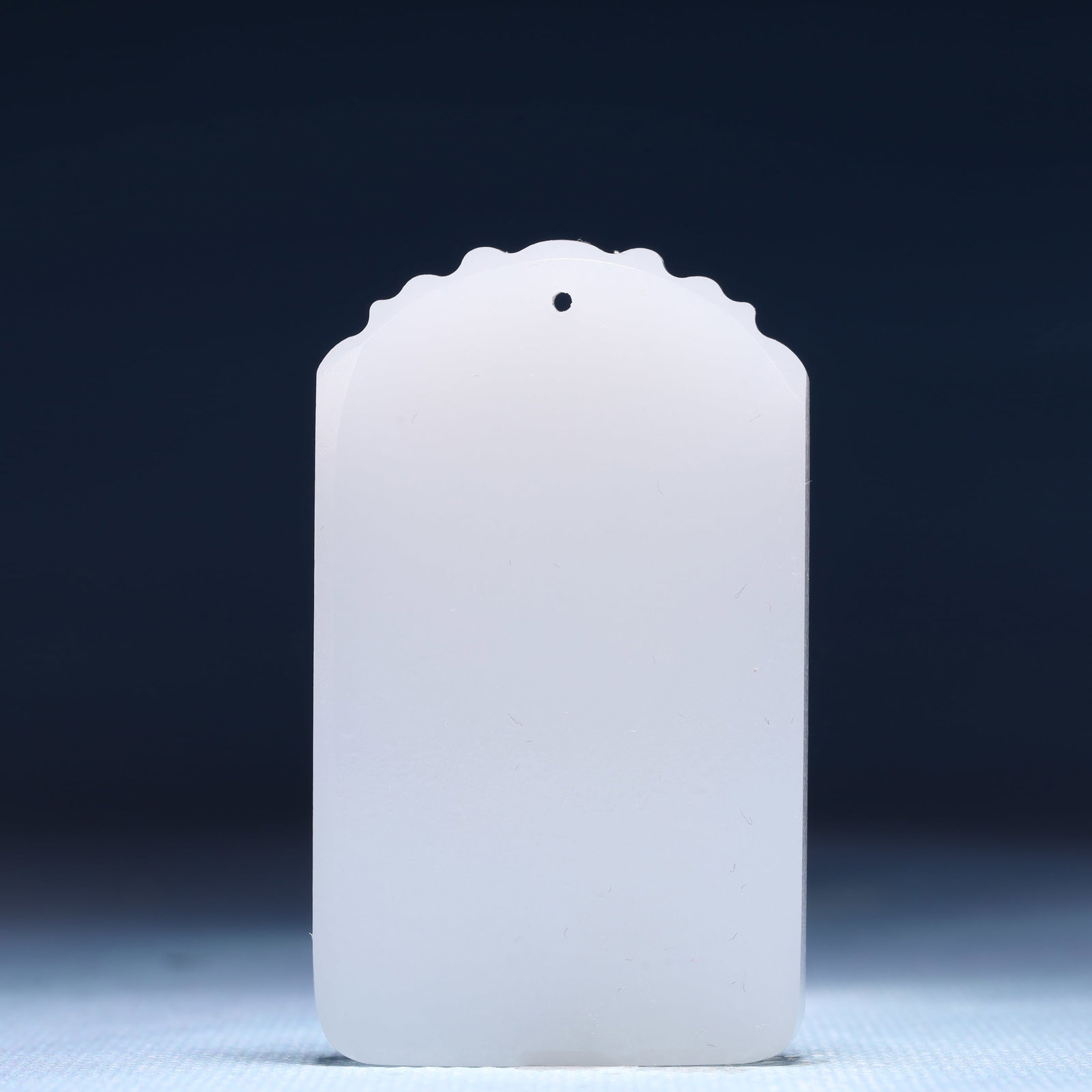 An Exquisite White Jade Landscape Pattern Pendant - 4