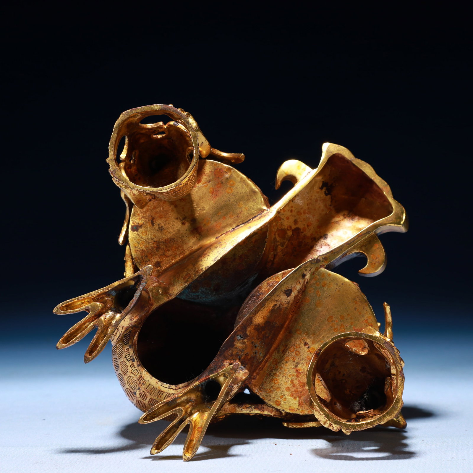 An Exquisite Gilt Bronze Phoenix Pattern Conjoined Jars - 10