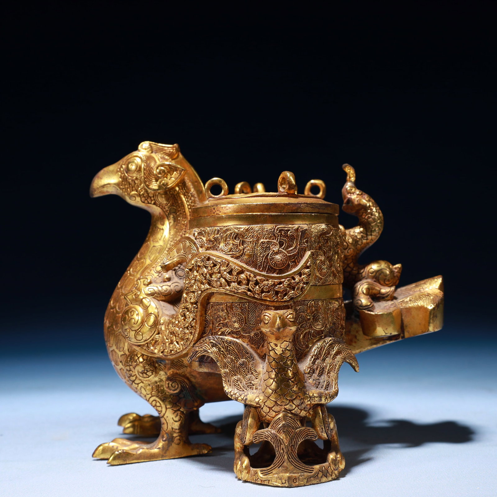 An Exquisite Gilt Bronze Phoenix Pattern Conjoined Jars - 3