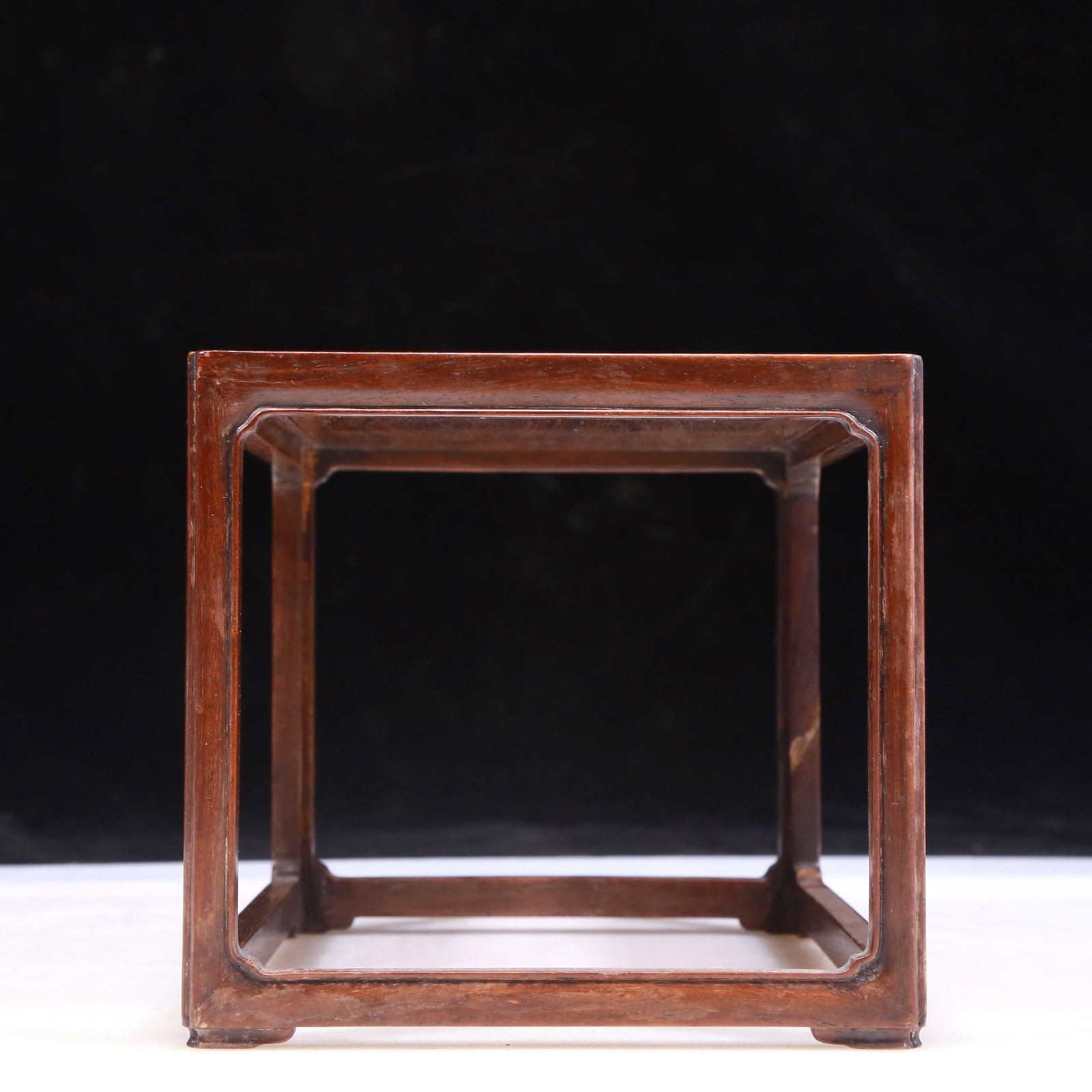 A Zitanwood Base: A Zitanwood Base. Chinese Qing Dynasty. Size:8.1inx5.7inx5.3in. Weight:335g.