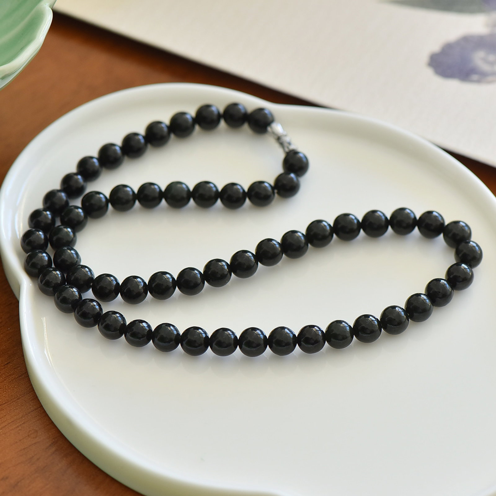 An Exquisite Sapphire Necklace: An Exquisite Sapphire Necklace,Size:8mm 青玉项链